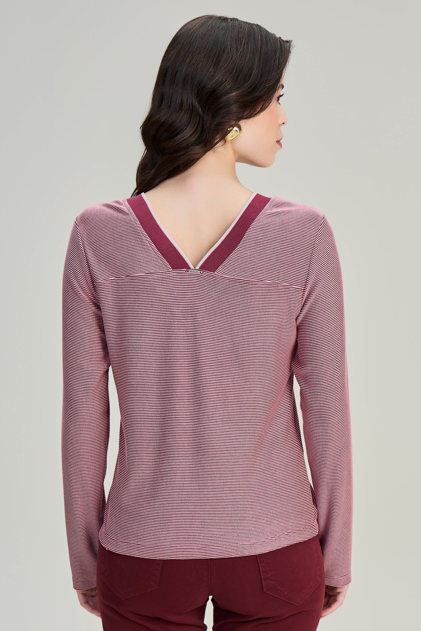 blusa malha manga longa decote v com tricot