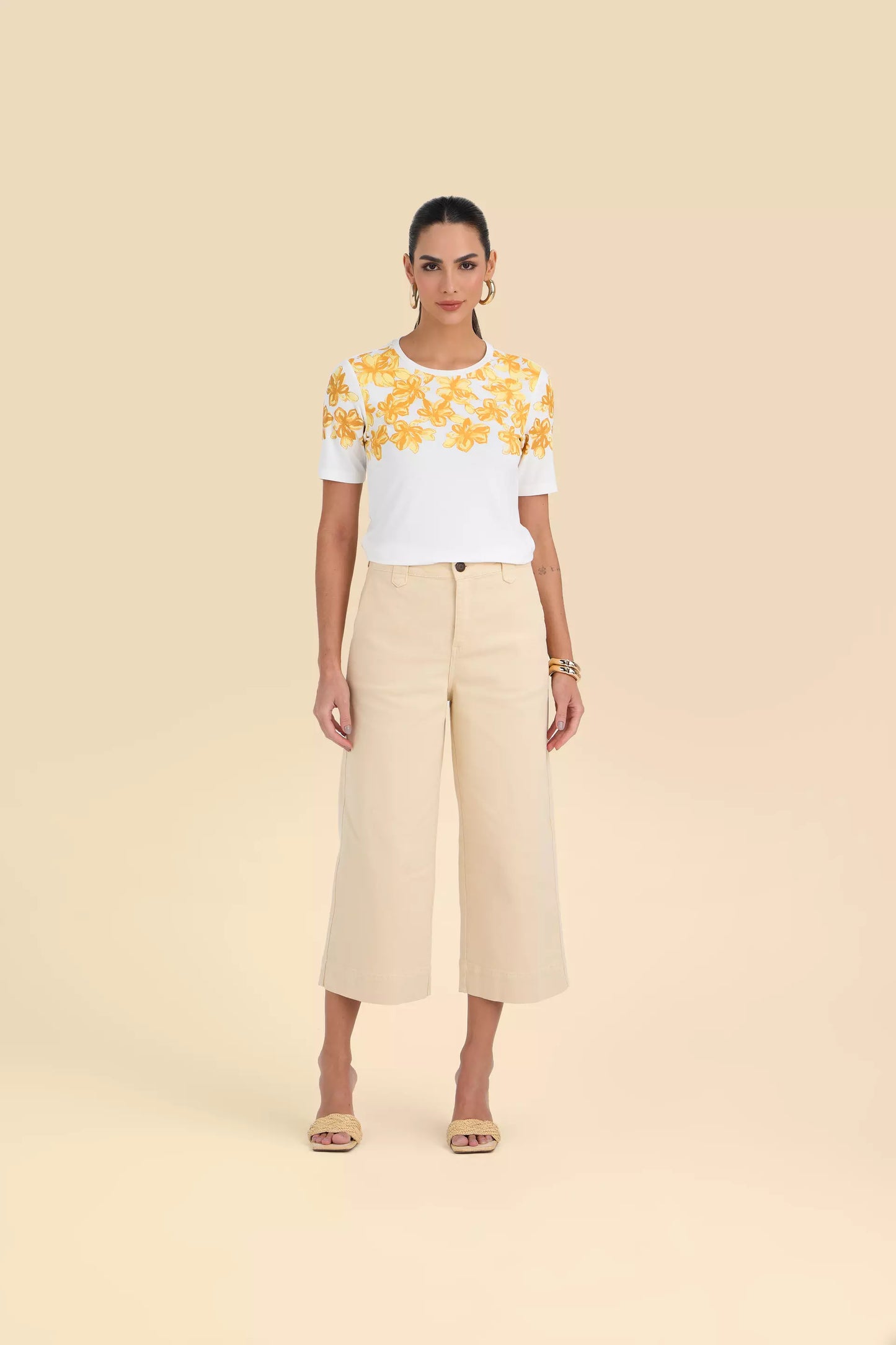 t-shirt malha manga curta estampada floral