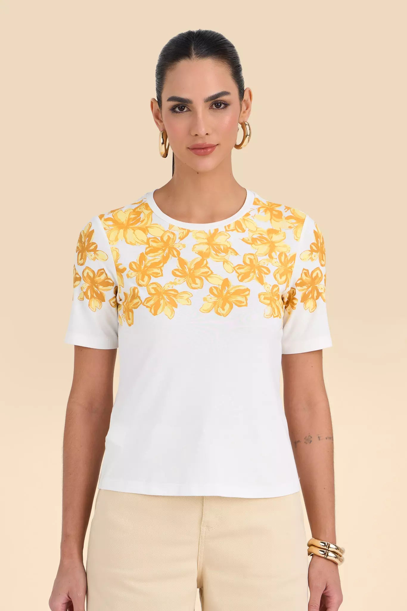 t-shirt malha manga curta estampada floral