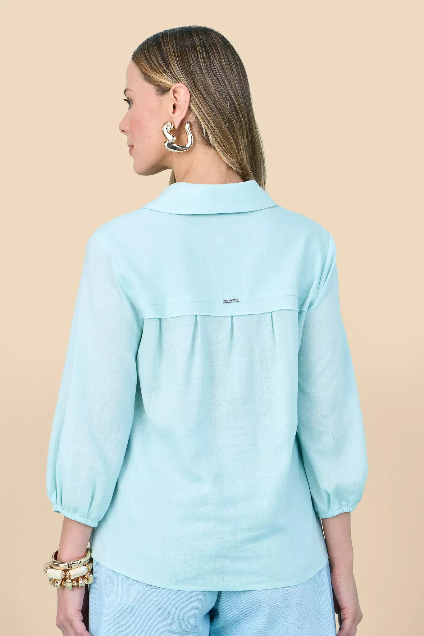 blusa viscose manga 3/4 recorte com pregas
