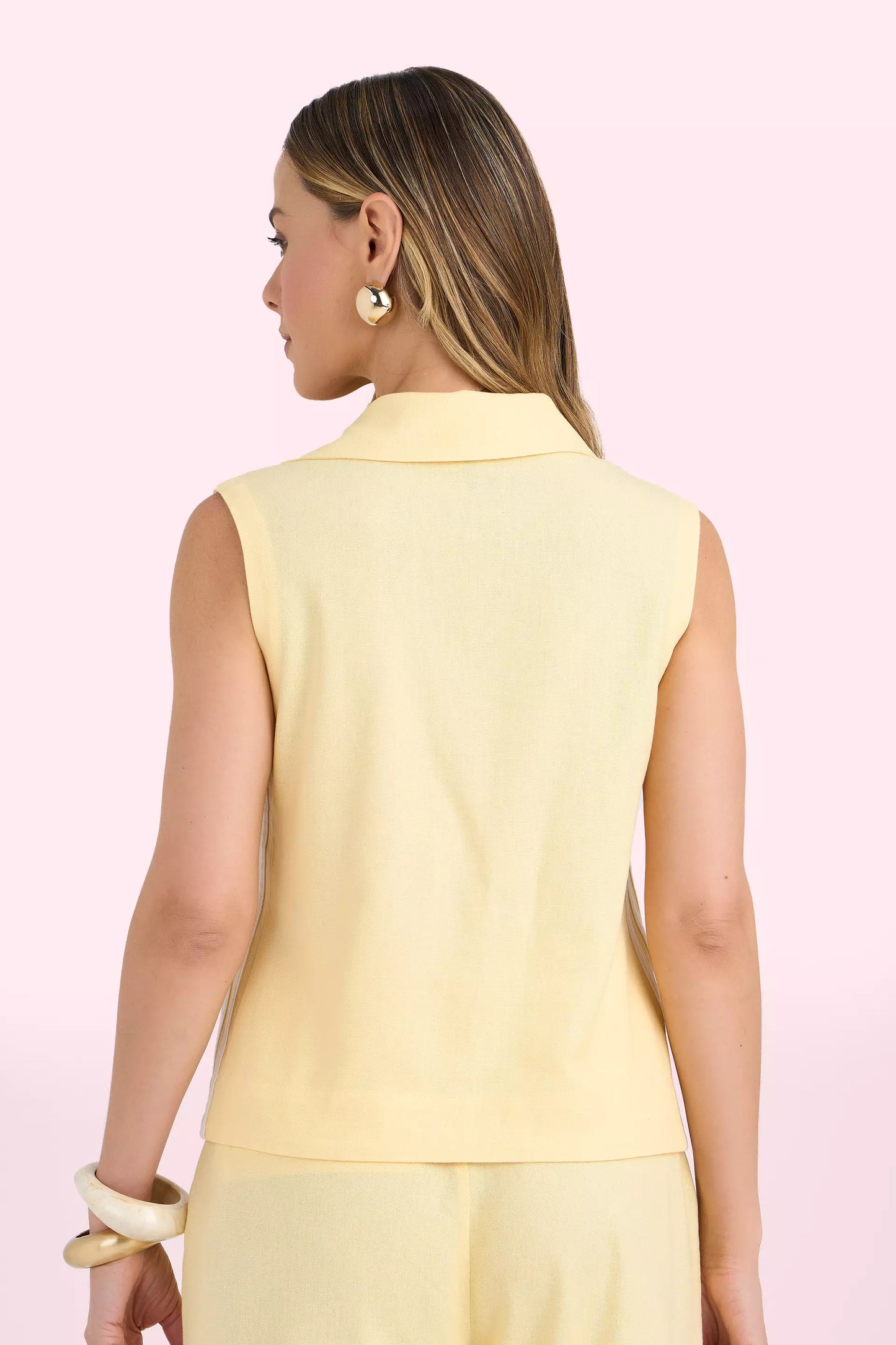 blusa viscose sem manga com gola e mix de tecidos