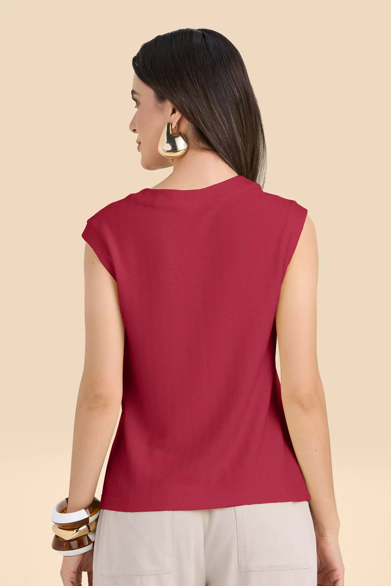 blusa malha sem manga decote v