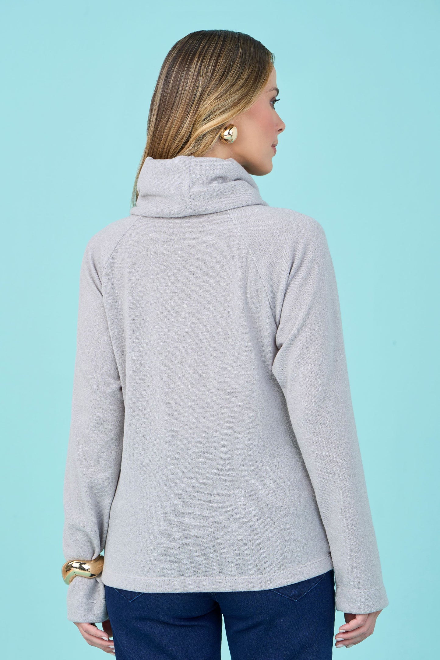 blusa malha tricot manga longa com gola ampla