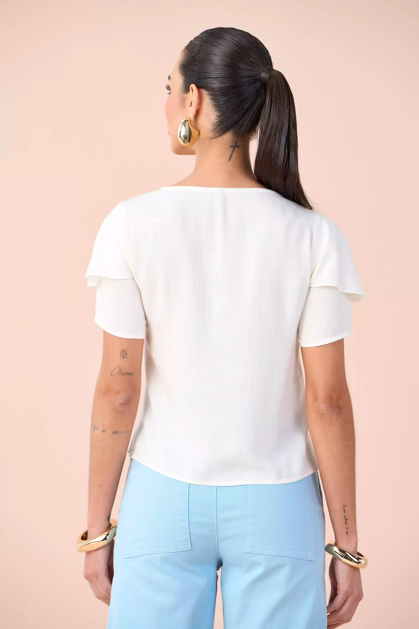 blusa viscose manga curta com babados e cristais