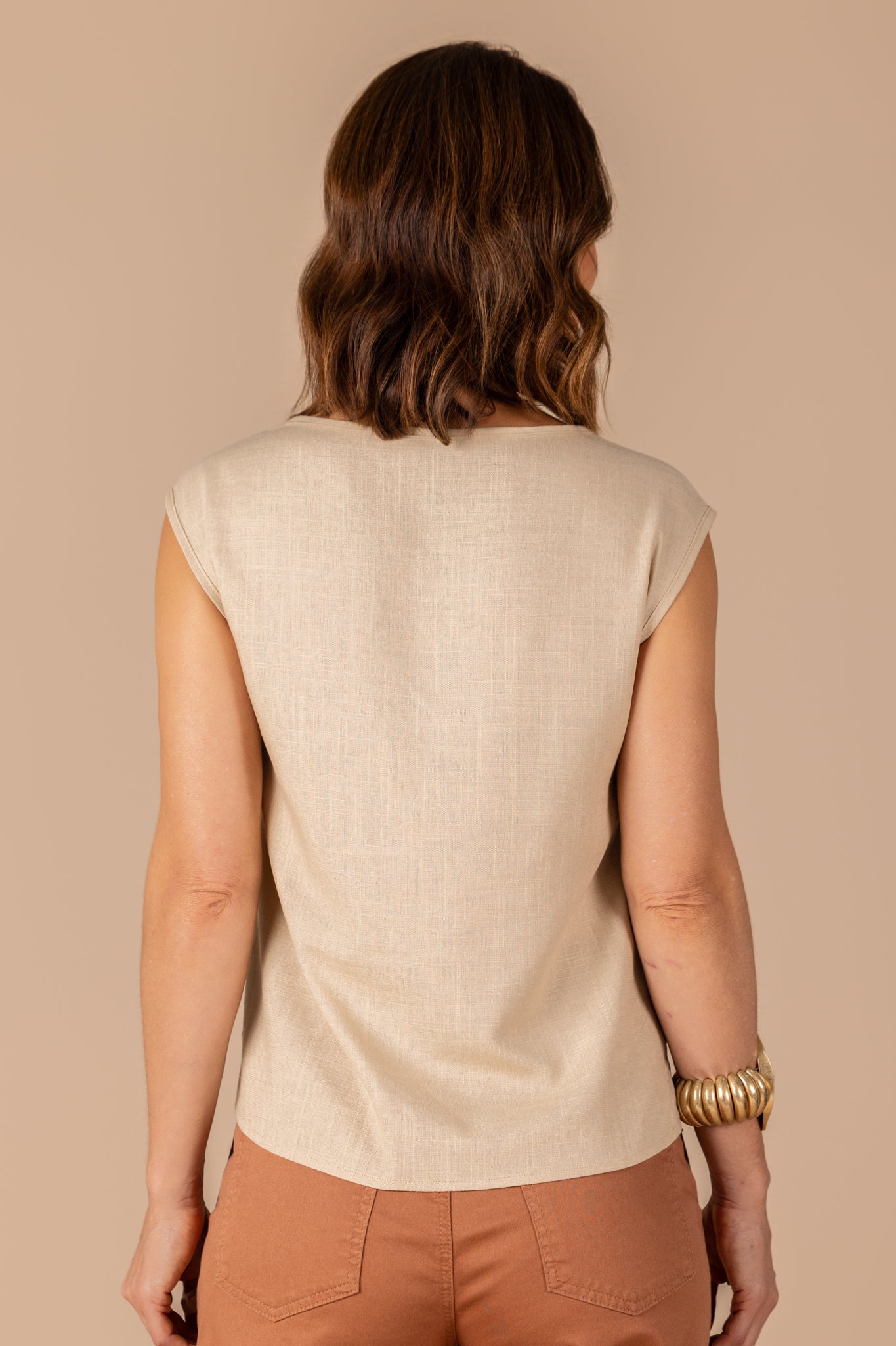 blusa viscose sem manga com abertura lateral