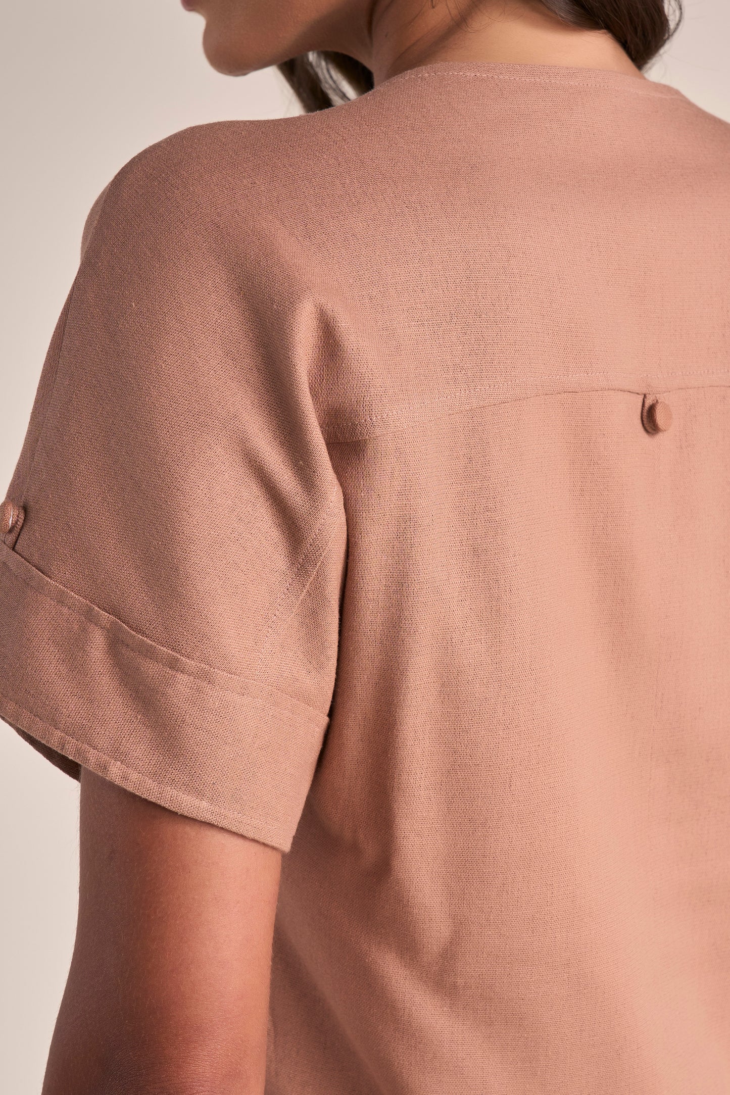 Blusa Viscose Manga Curta com Botões Encapados
