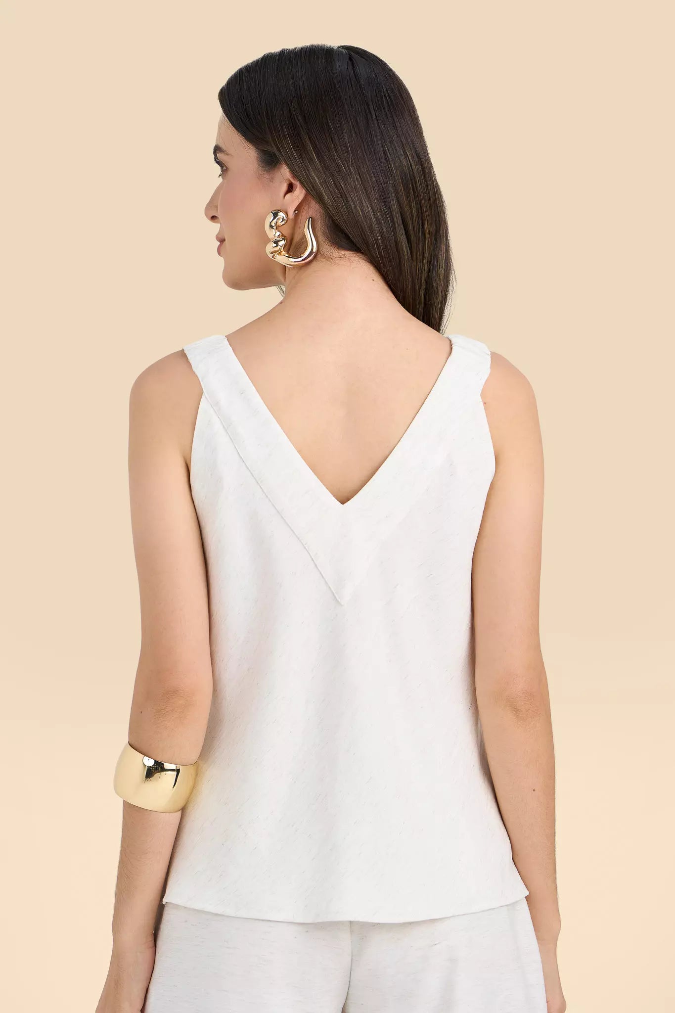 regata viscose com decote v e alça de elástico