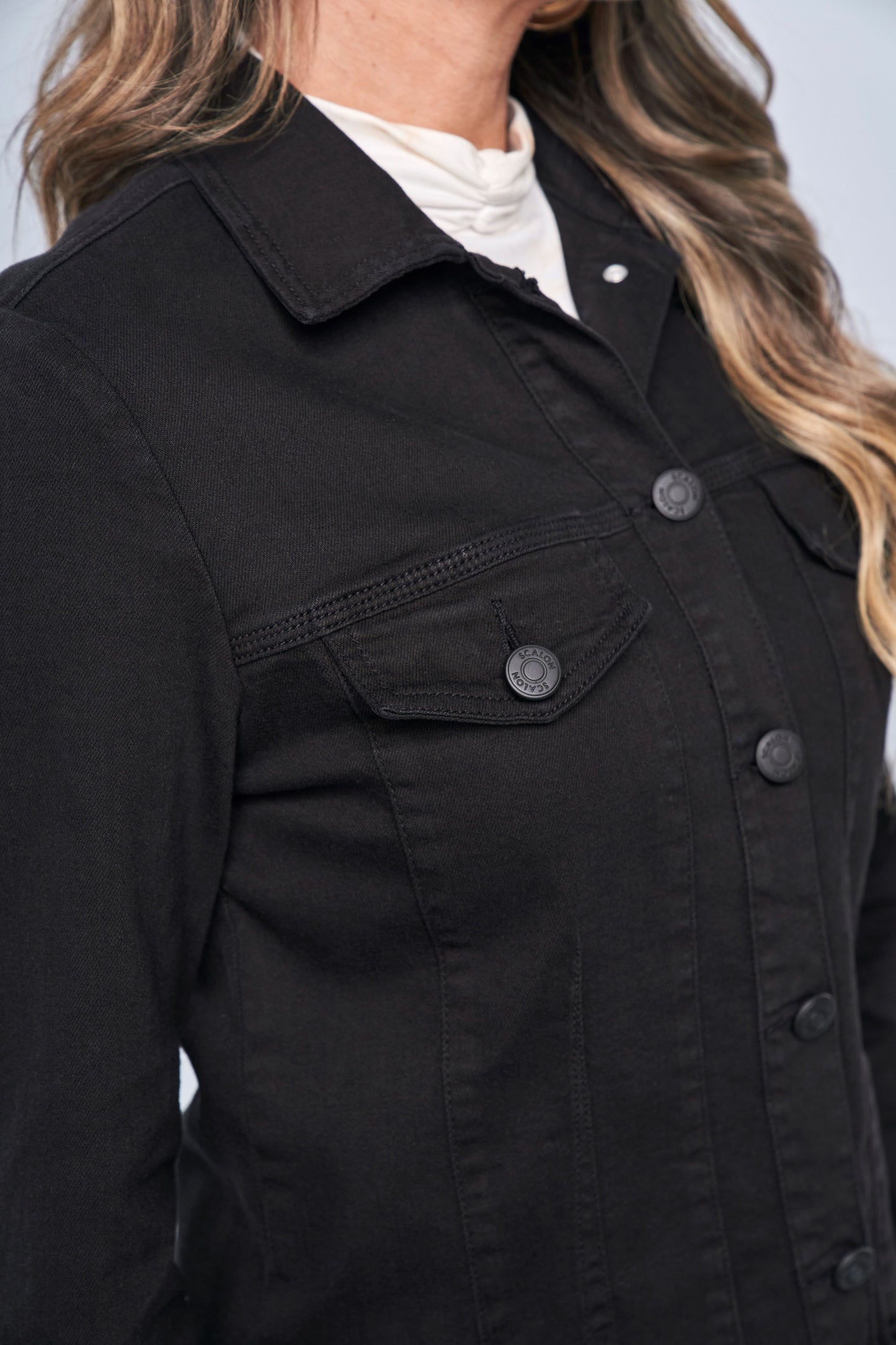 jaqueta jeans black manga longa com pence