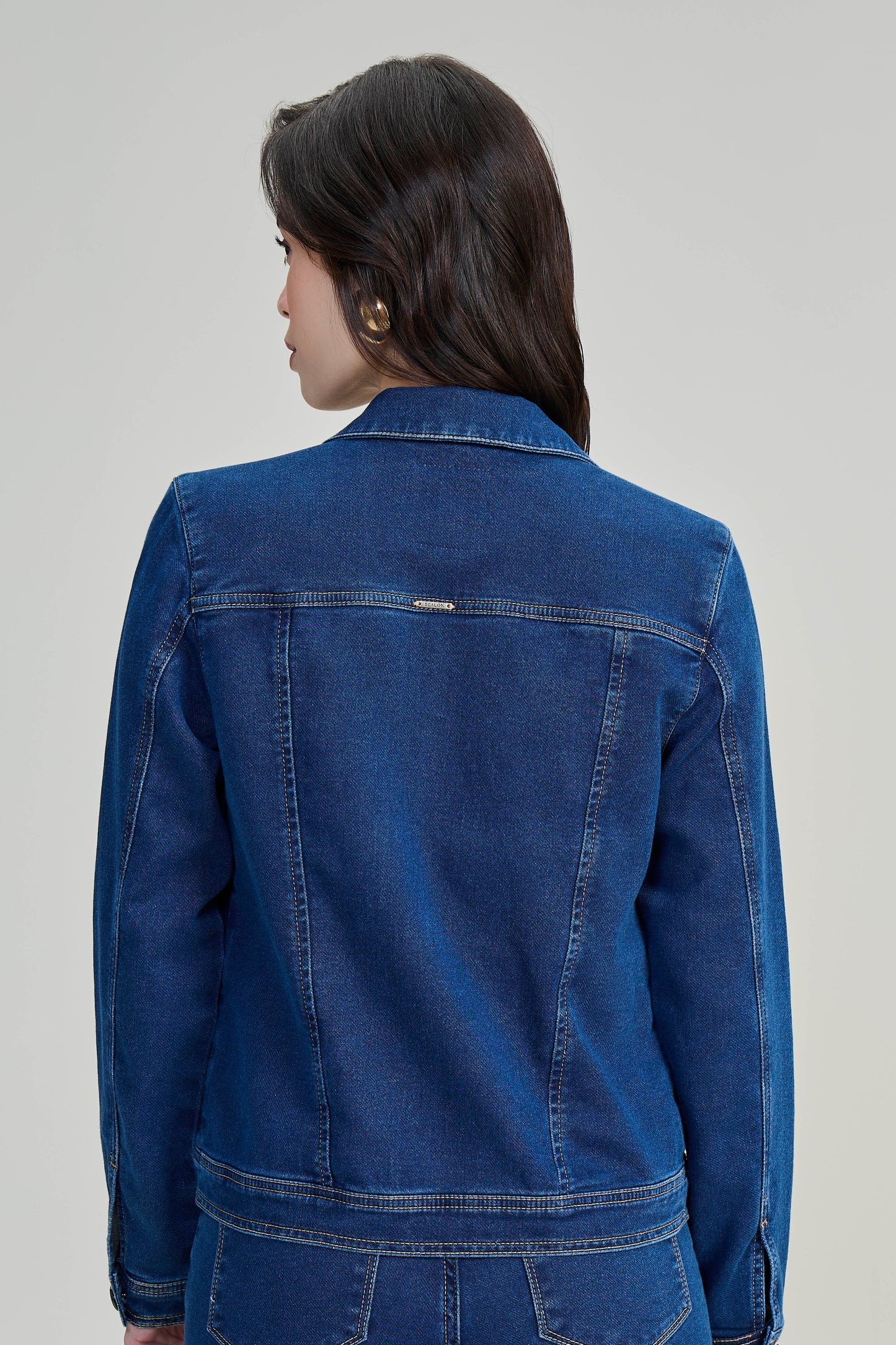 jaqueta jeans malha manga longa tradicional com bolsos