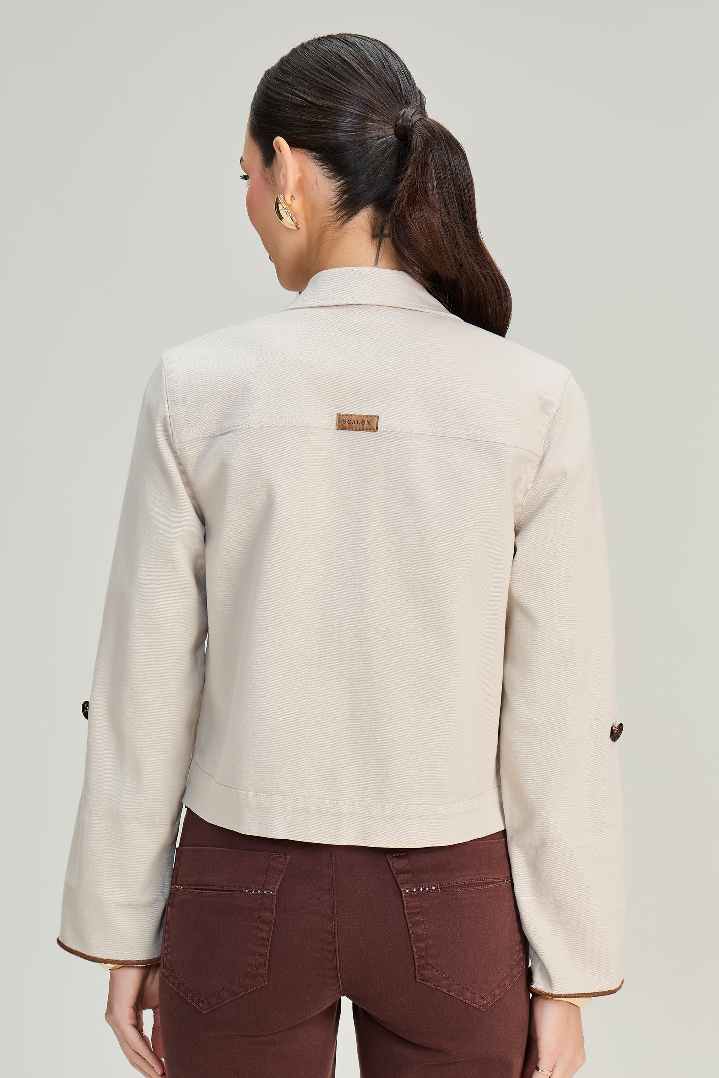 jaqueta sarja manga longa com bordados