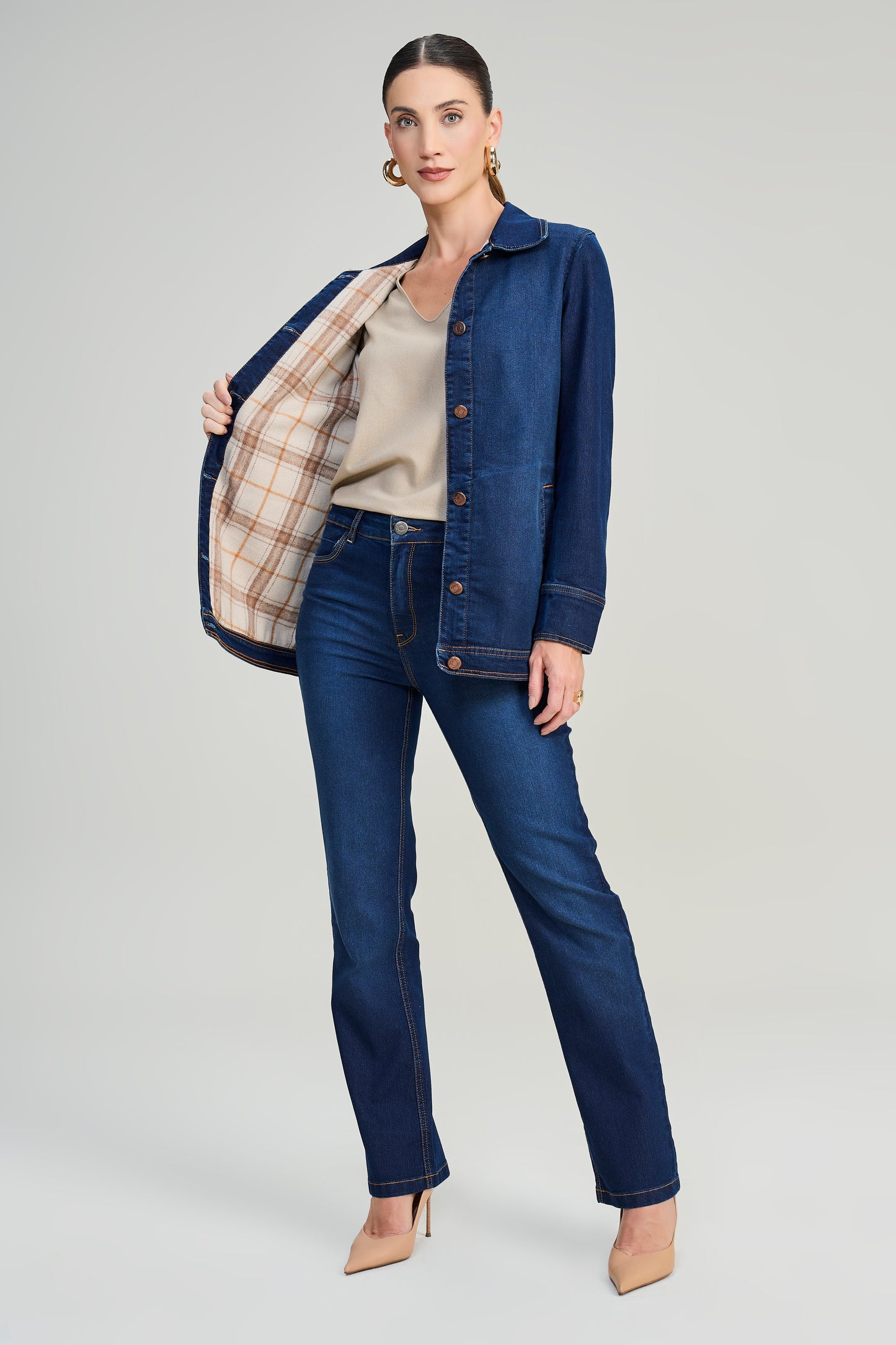 jaqueta jeans manga longa forrada com bolsos embutidos