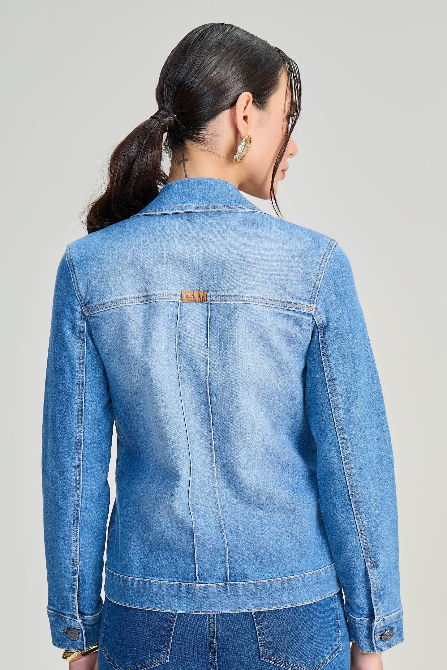 jaqueta jeans manga longa com nervuras
