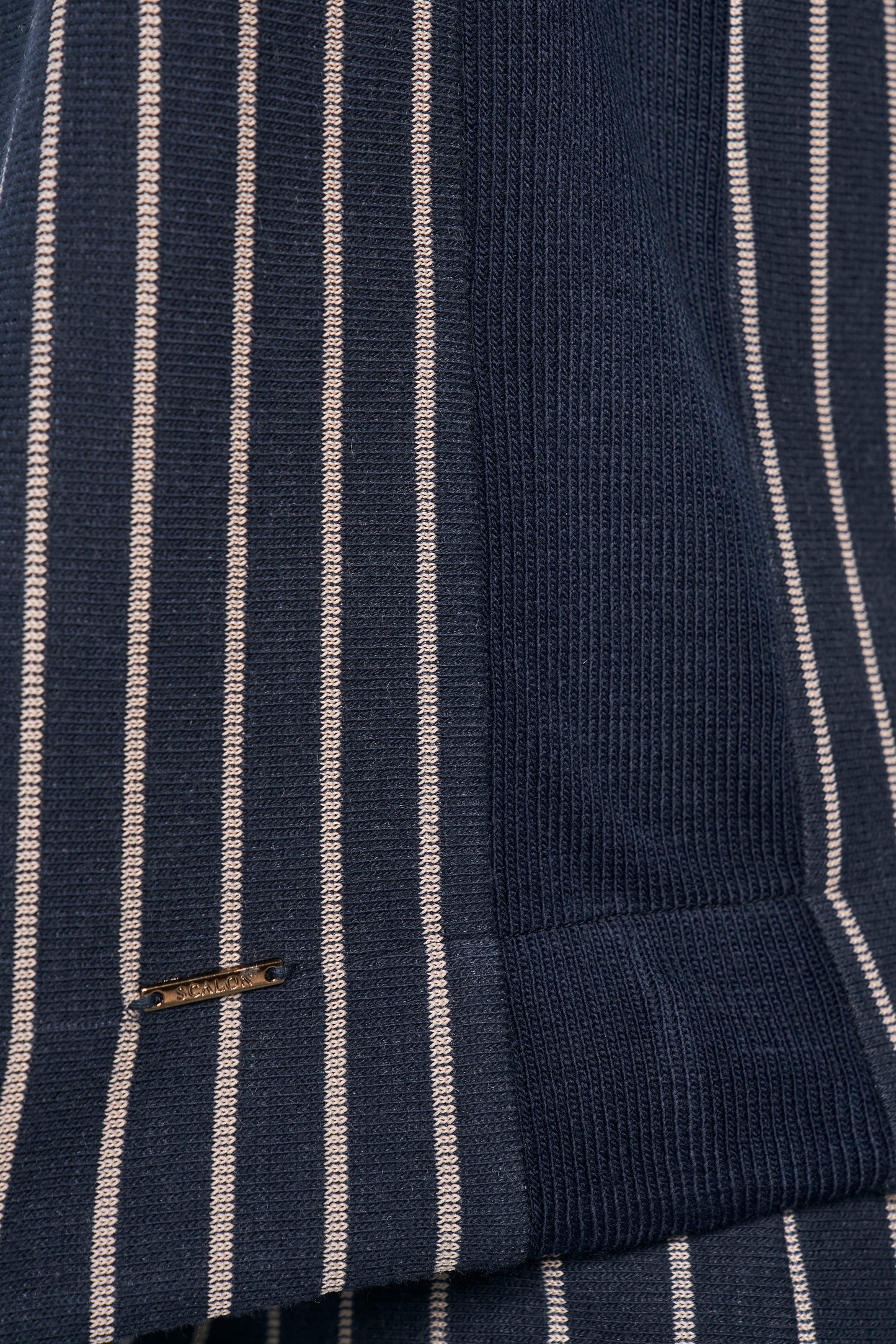 casaco malha listrada manga longa com tricot lateral