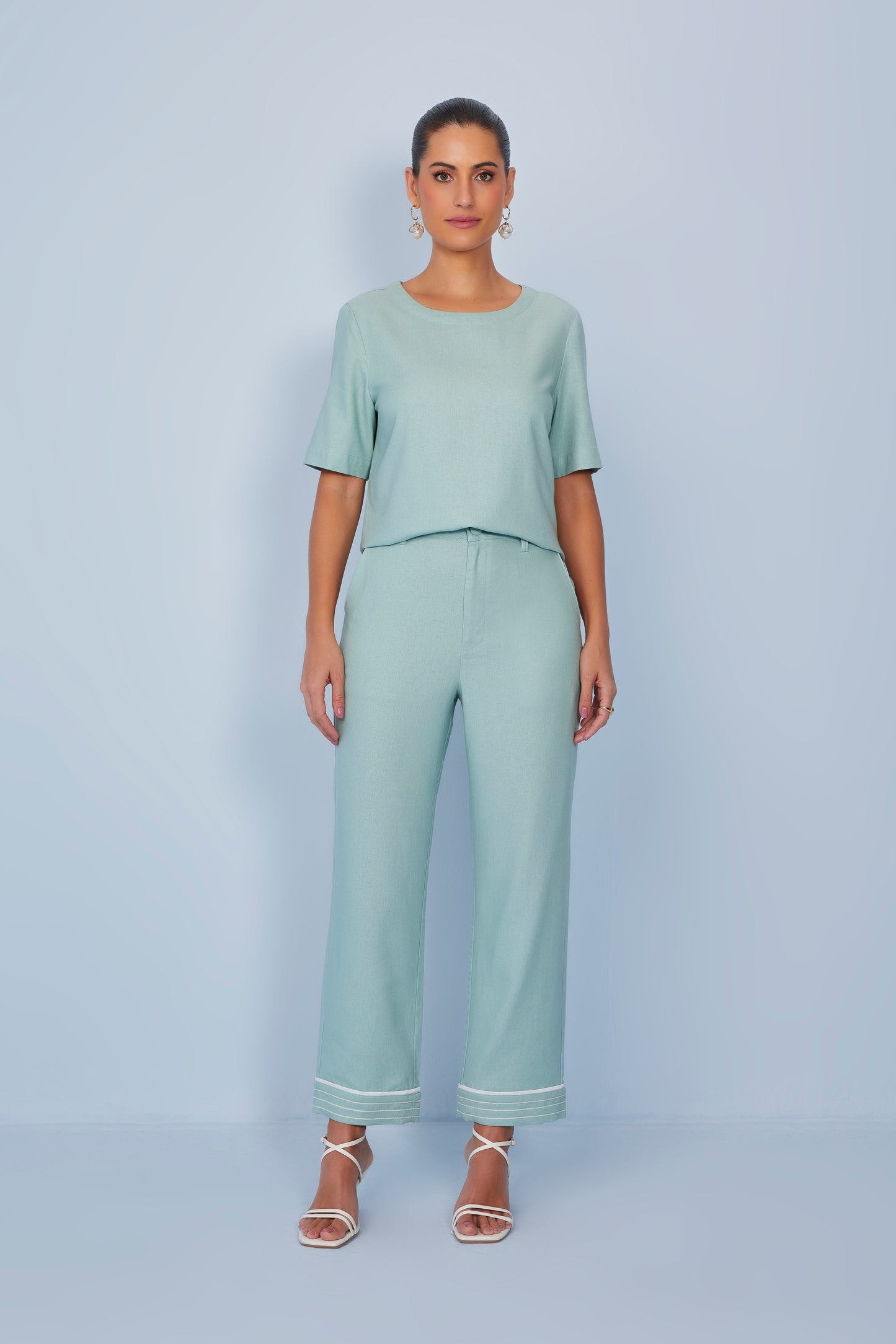 conjunto linho blusa e calça pantcropped com detalhe pespontos