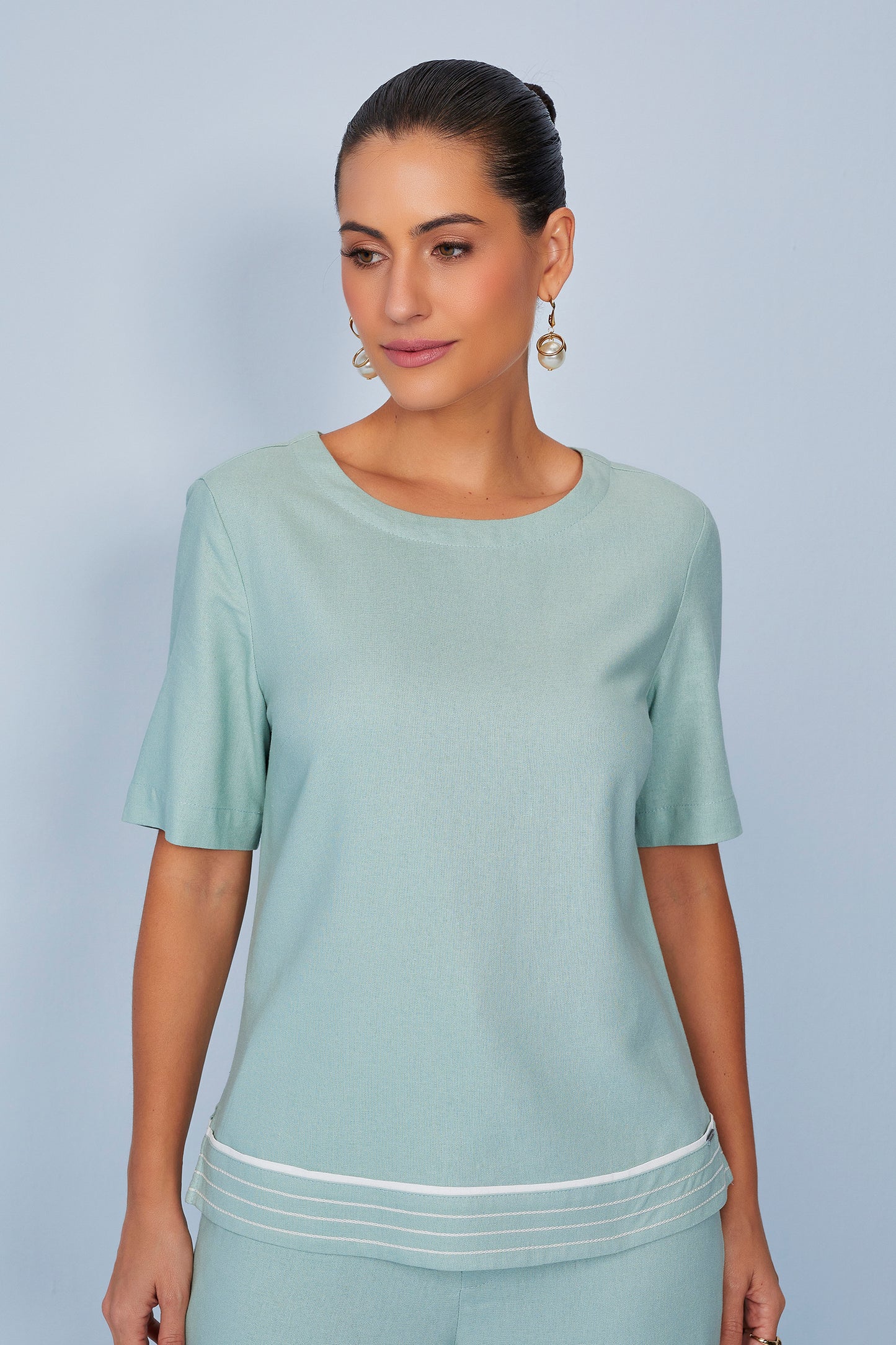 conjunto linho blusa e calça pantcropped com detalhe pespontos