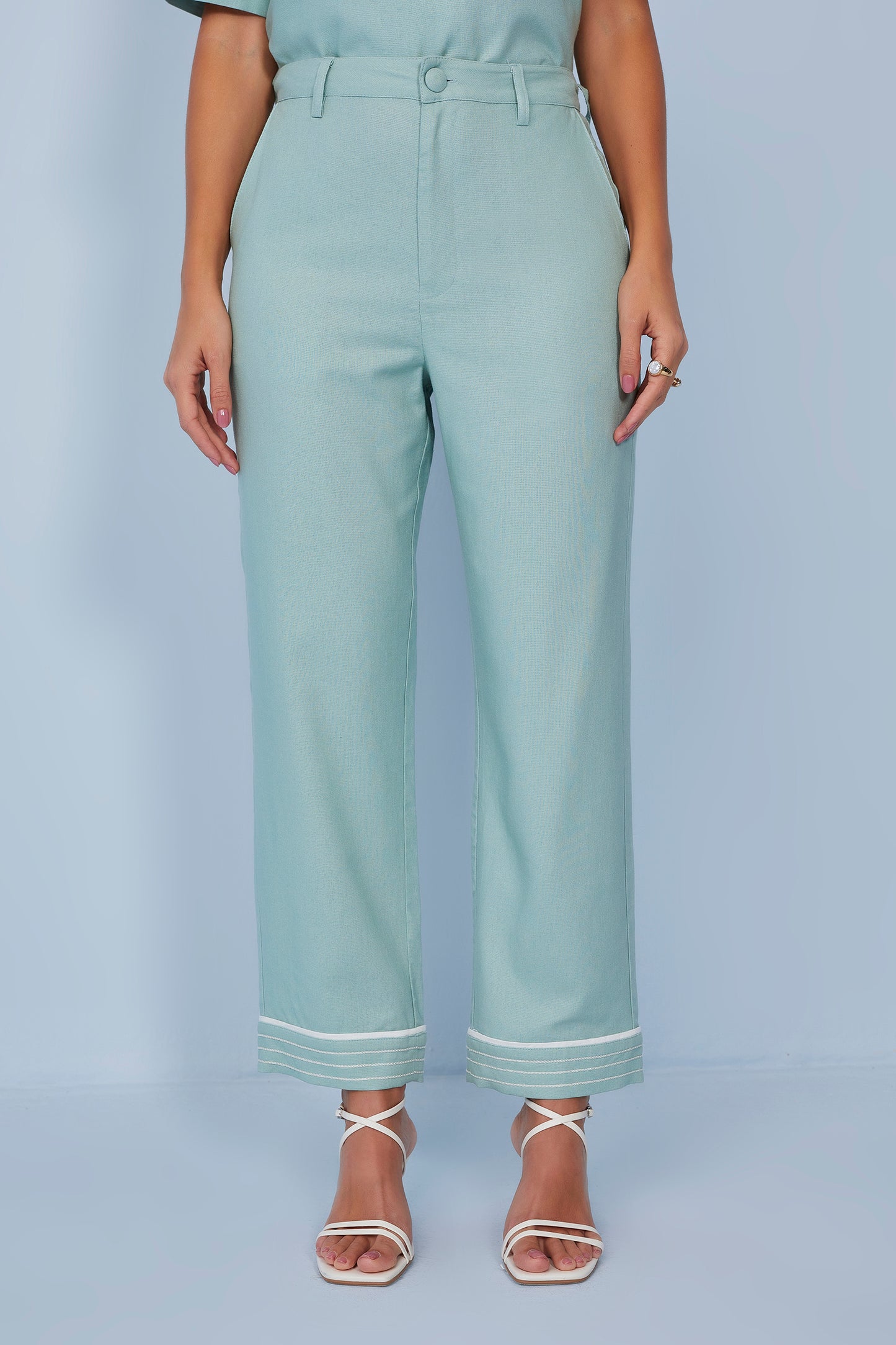 conjunto linho blusa e calça pantcropped com detalhe pespontos