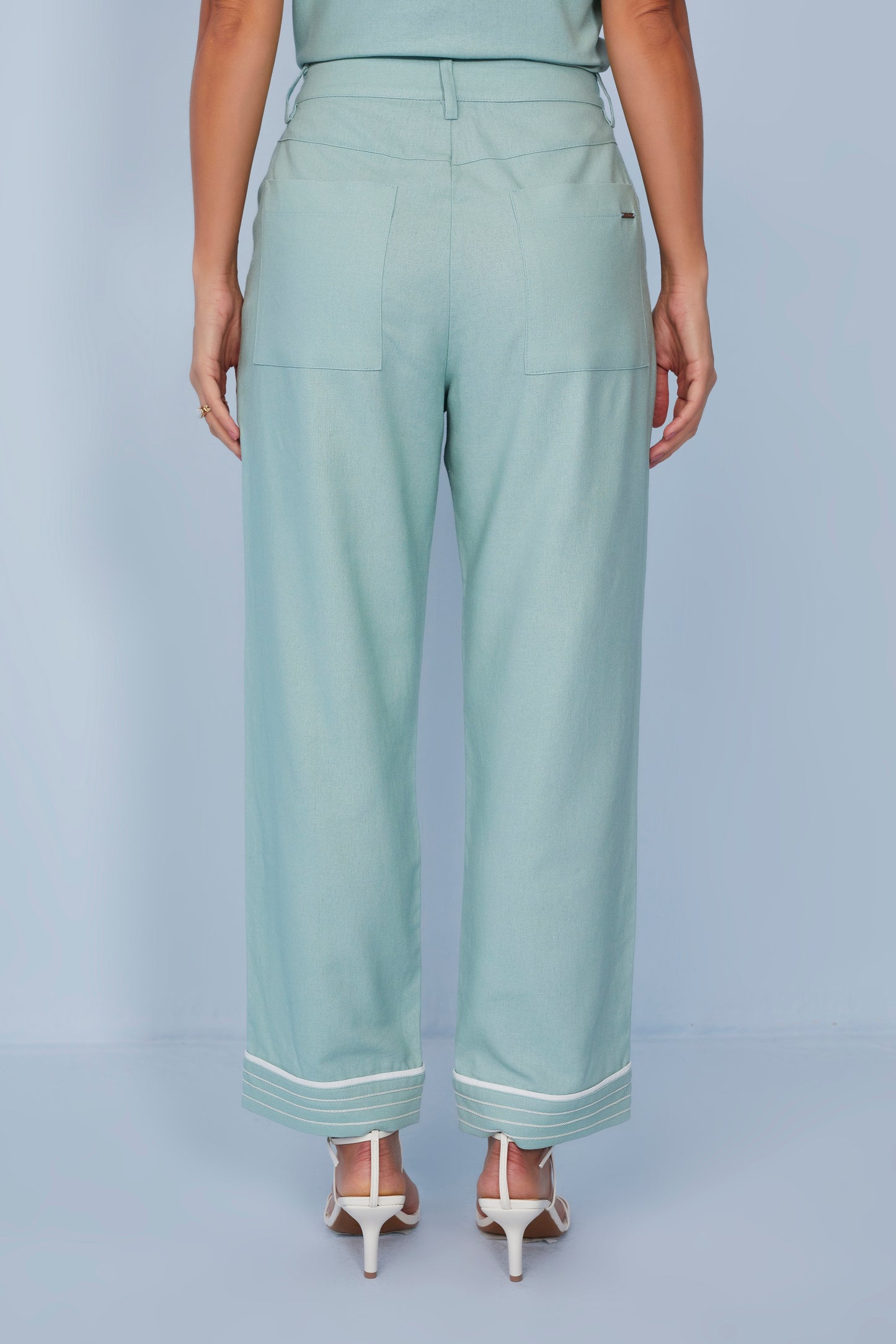 conjunto linho blusa e calça pantcropped com detalhe pespontos