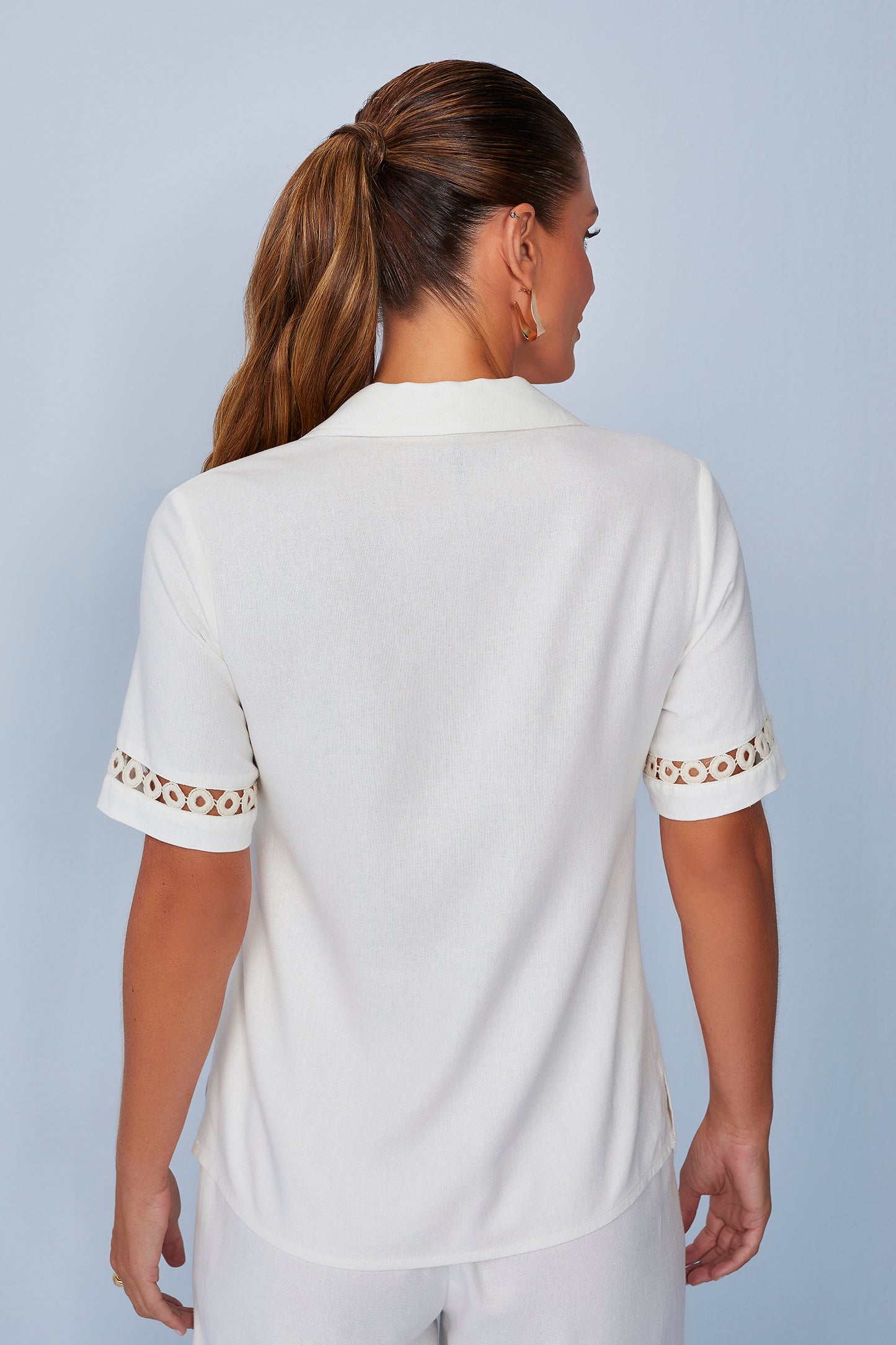 conjunto viscose camisa com entremeio e calça mom cós de elástico