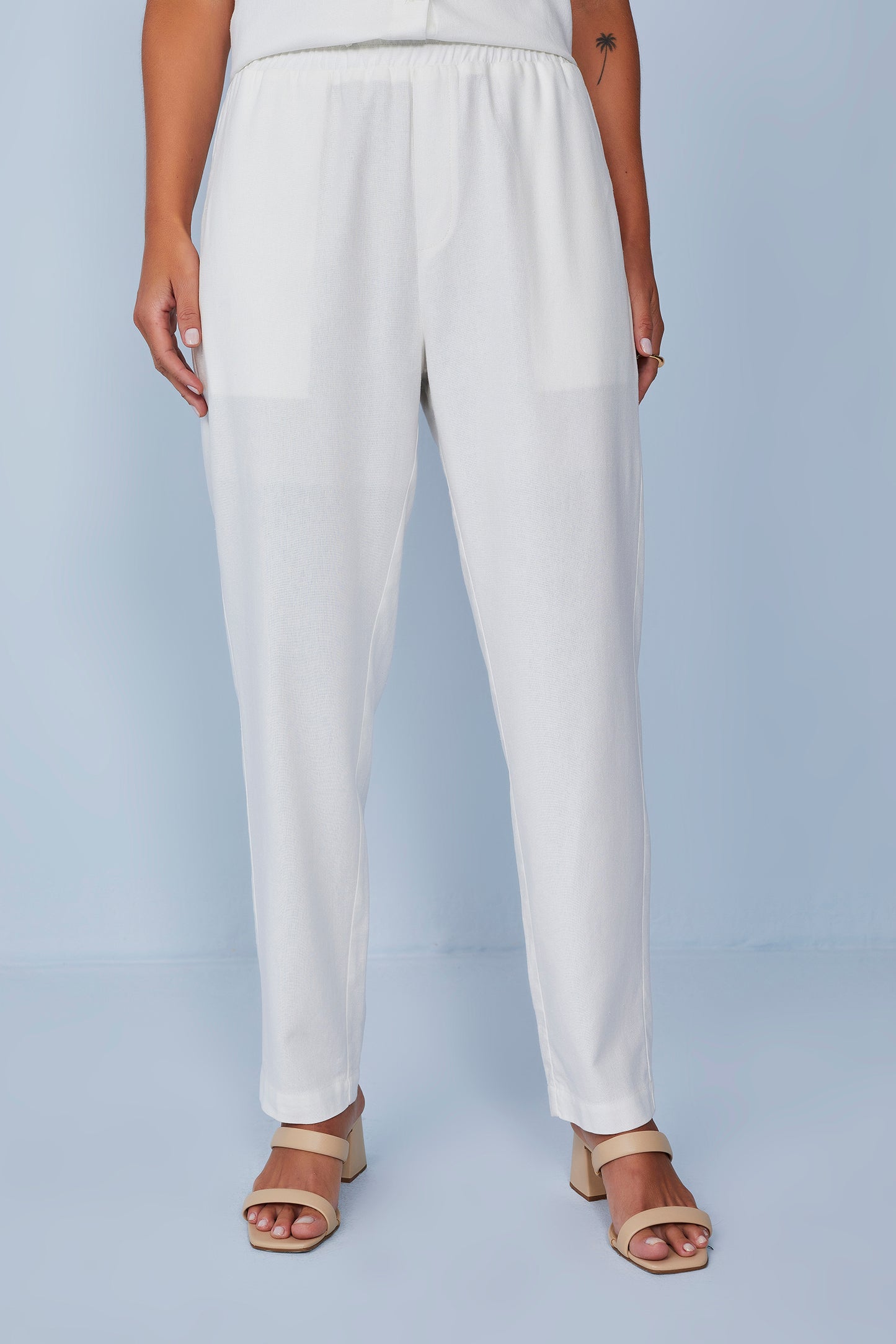 conjunto viscose camisa com entremeio e calça mom cós de elástico