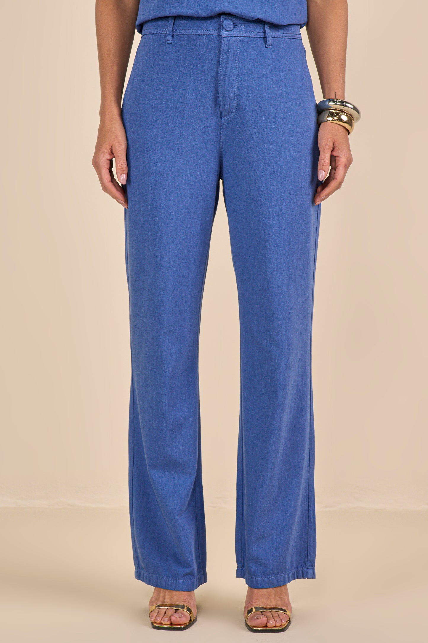 conjunto sarja blusa manga curta e calça pantalona