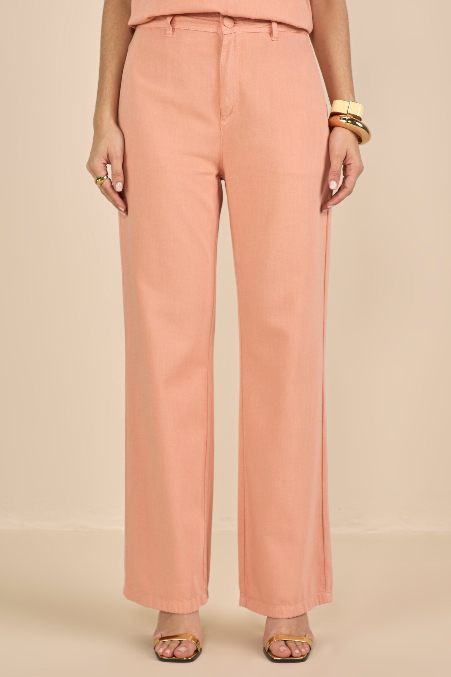 conjunto sarja blusa manga curta e calça pantalona