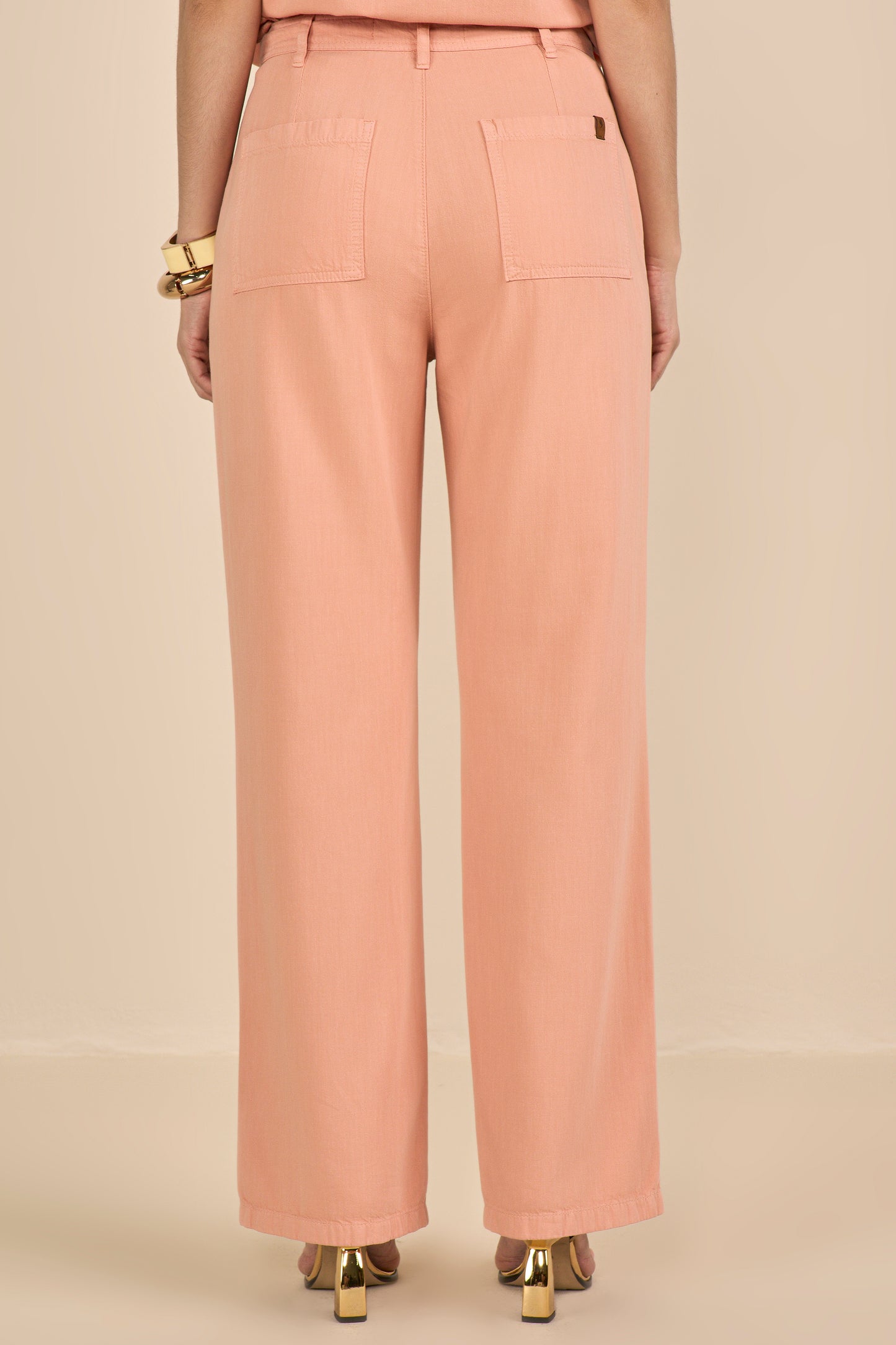 conjunto sarja blusa manga curta e calça pantalona