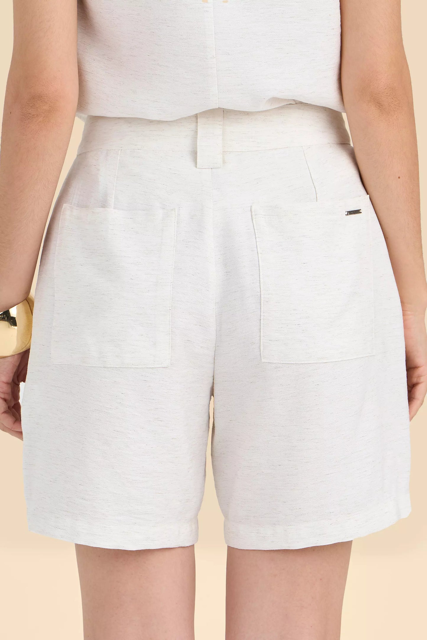 conjunto viscose regata alça larga e bermuda midi cintura intermediária