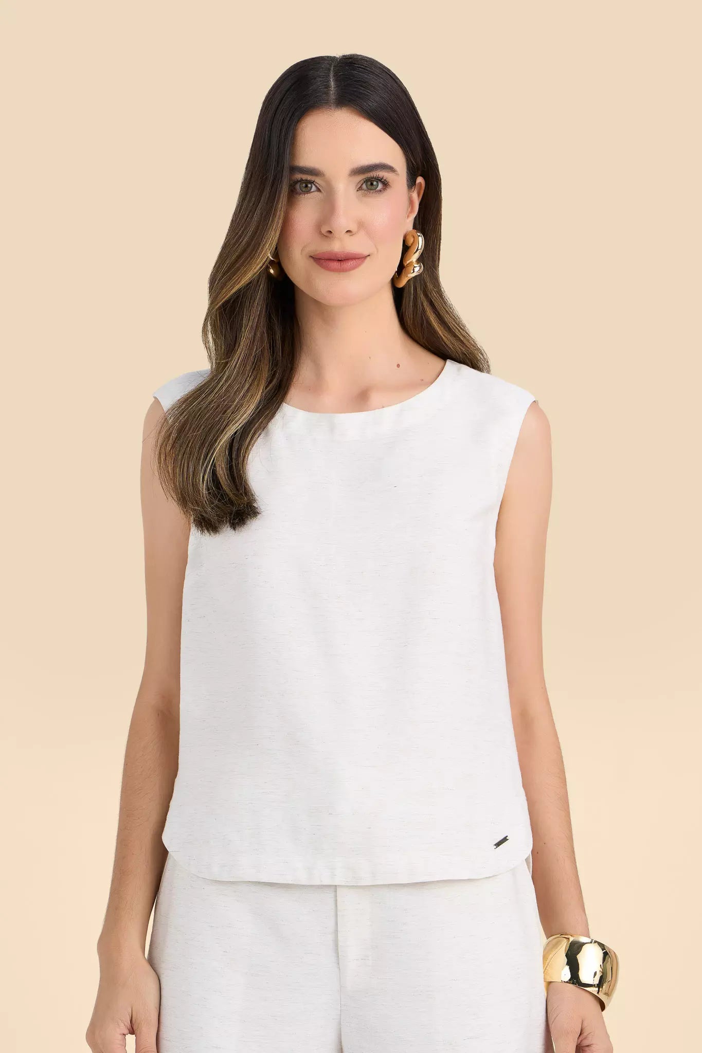 conjunto viscose regata alça larga e bermuda midi cintura intermediária
