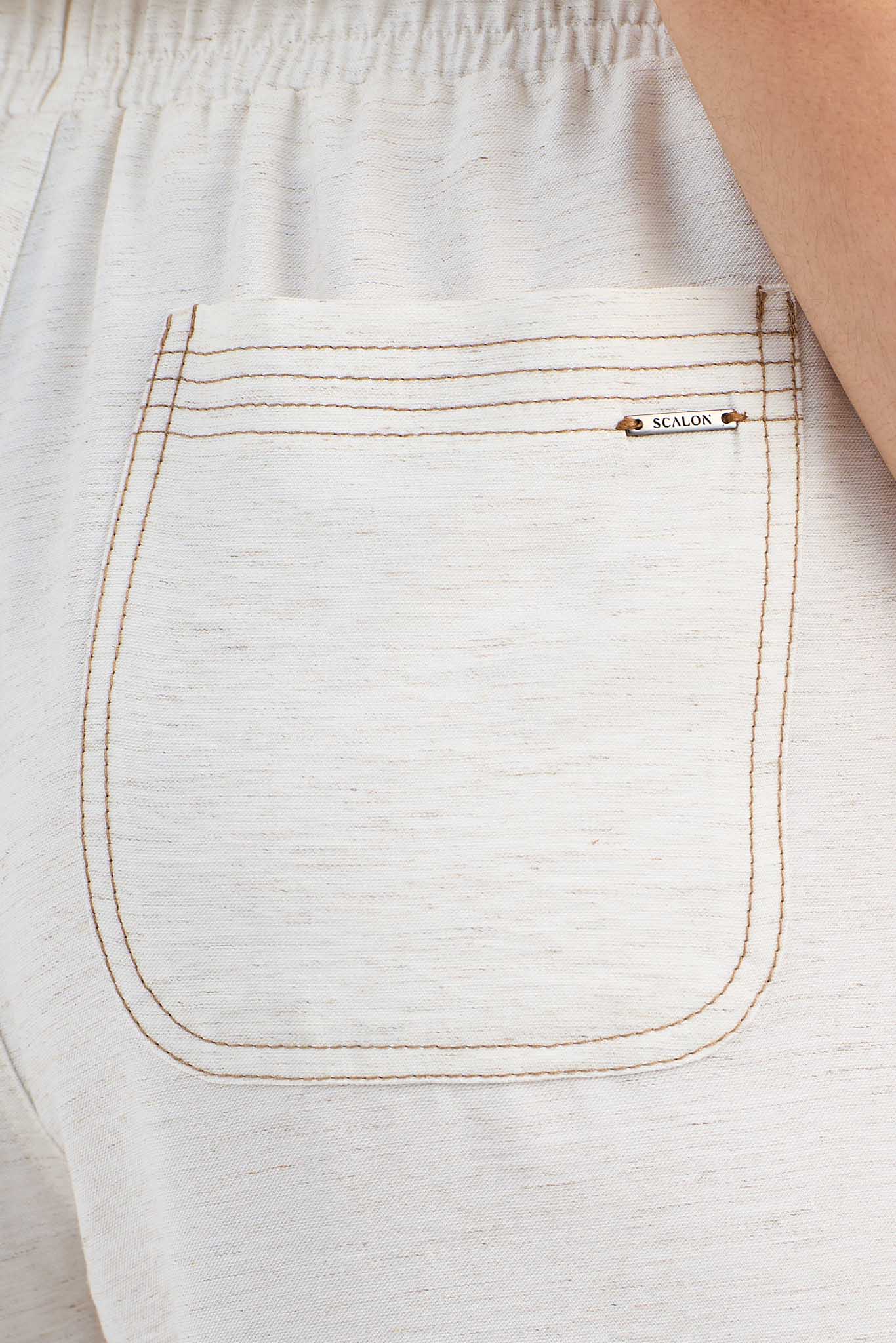 conjunto viscose regata alça larga e calça pantcropped pespontos em contraste