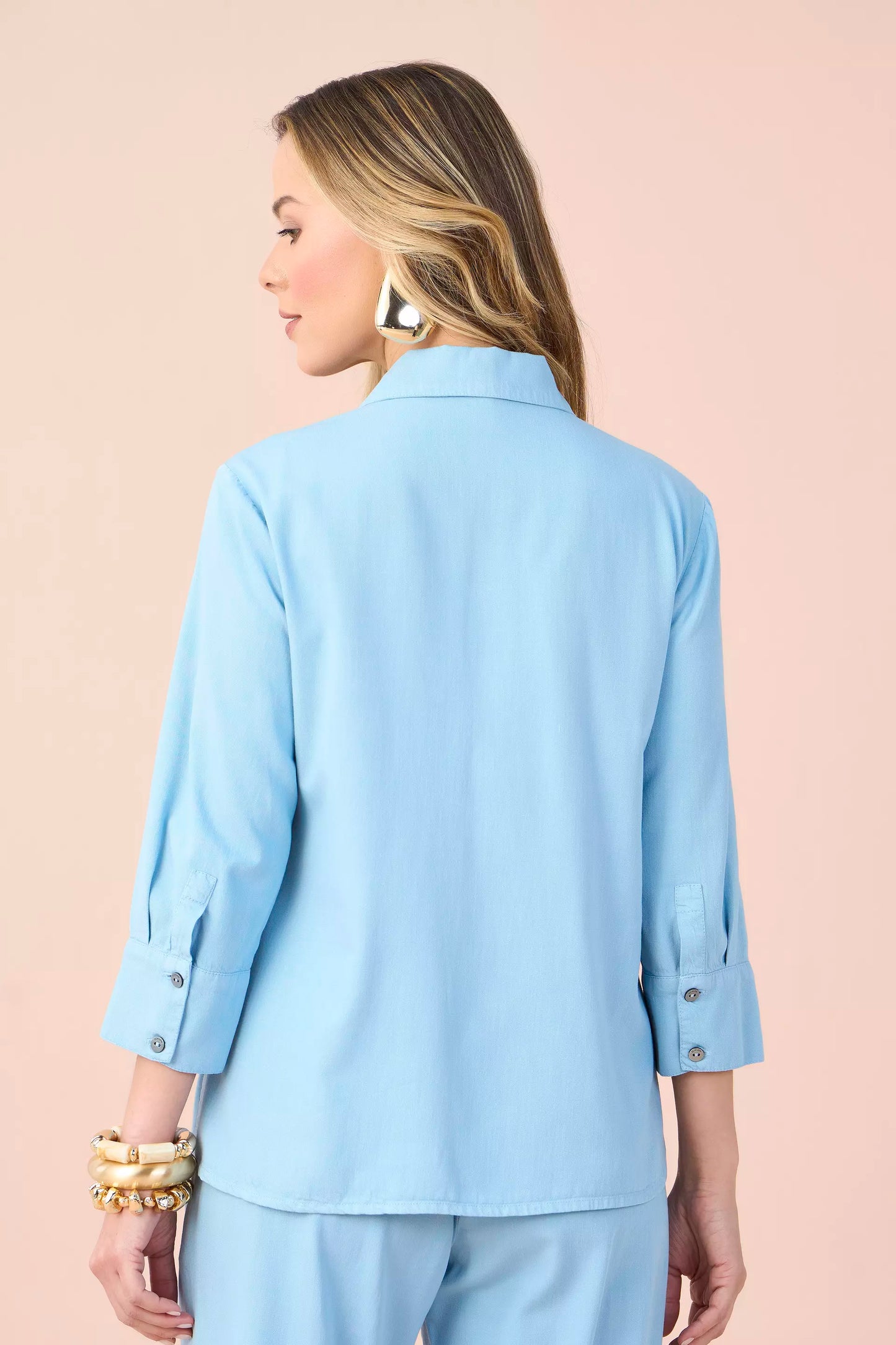 conjunto sarja camisa manga 3/4 e calça mom cós de elástico