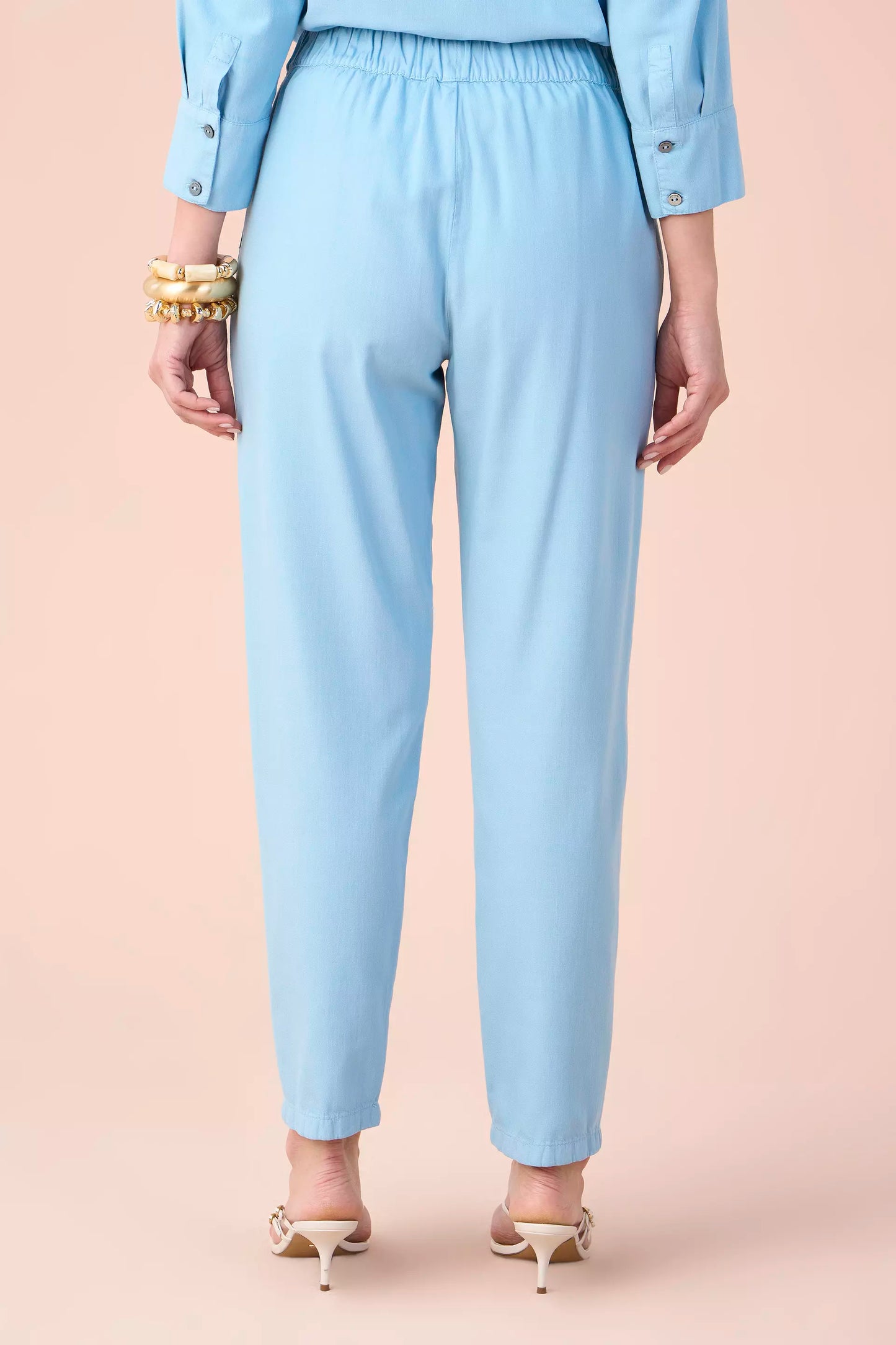 conjunto sarja camisa manga 3/4 e calça mom cós de elástico