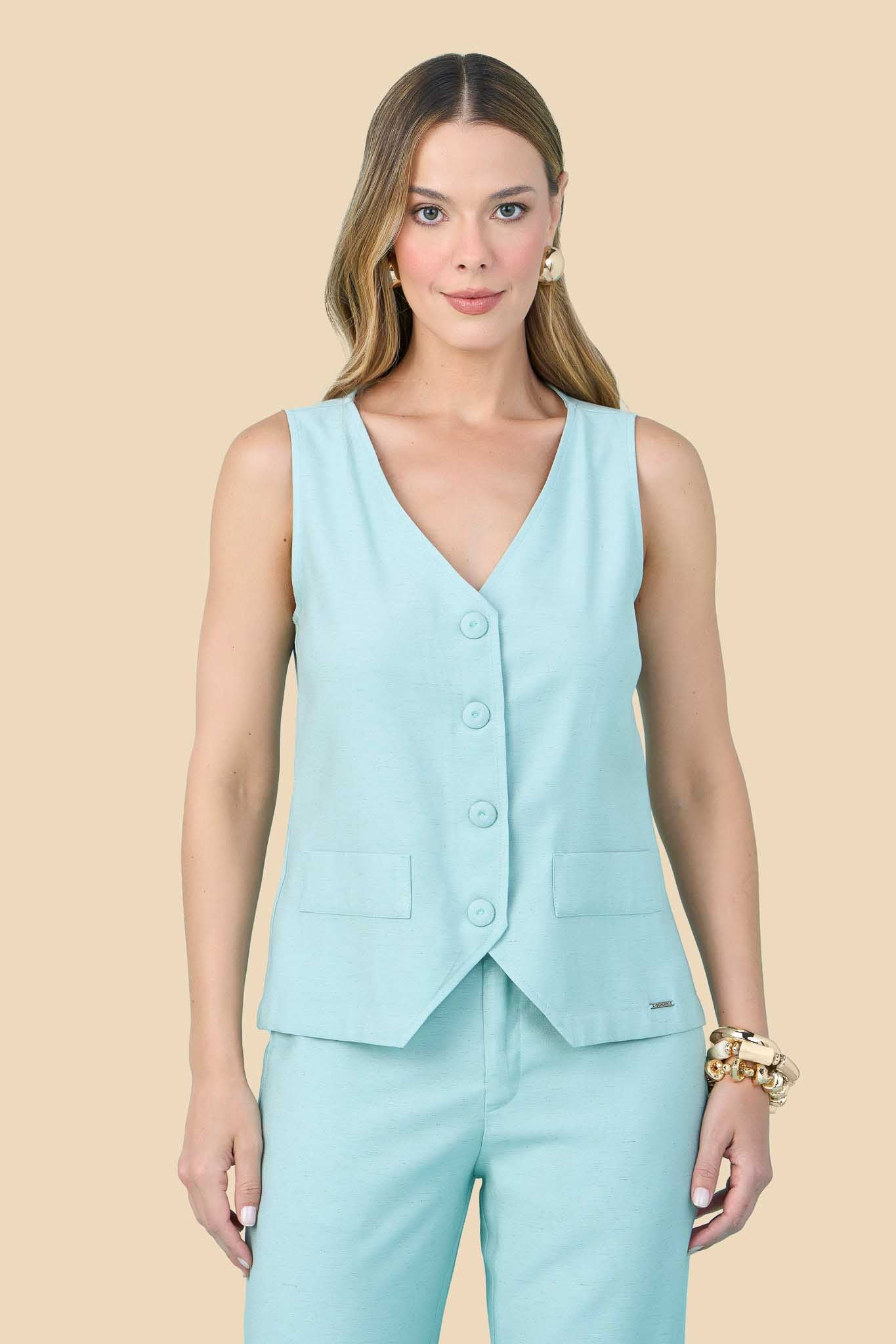 conjunto viscose colete e calça reta com lapelas