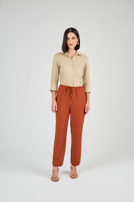 calça crepe jogger cintura intermediária com detalhe barra