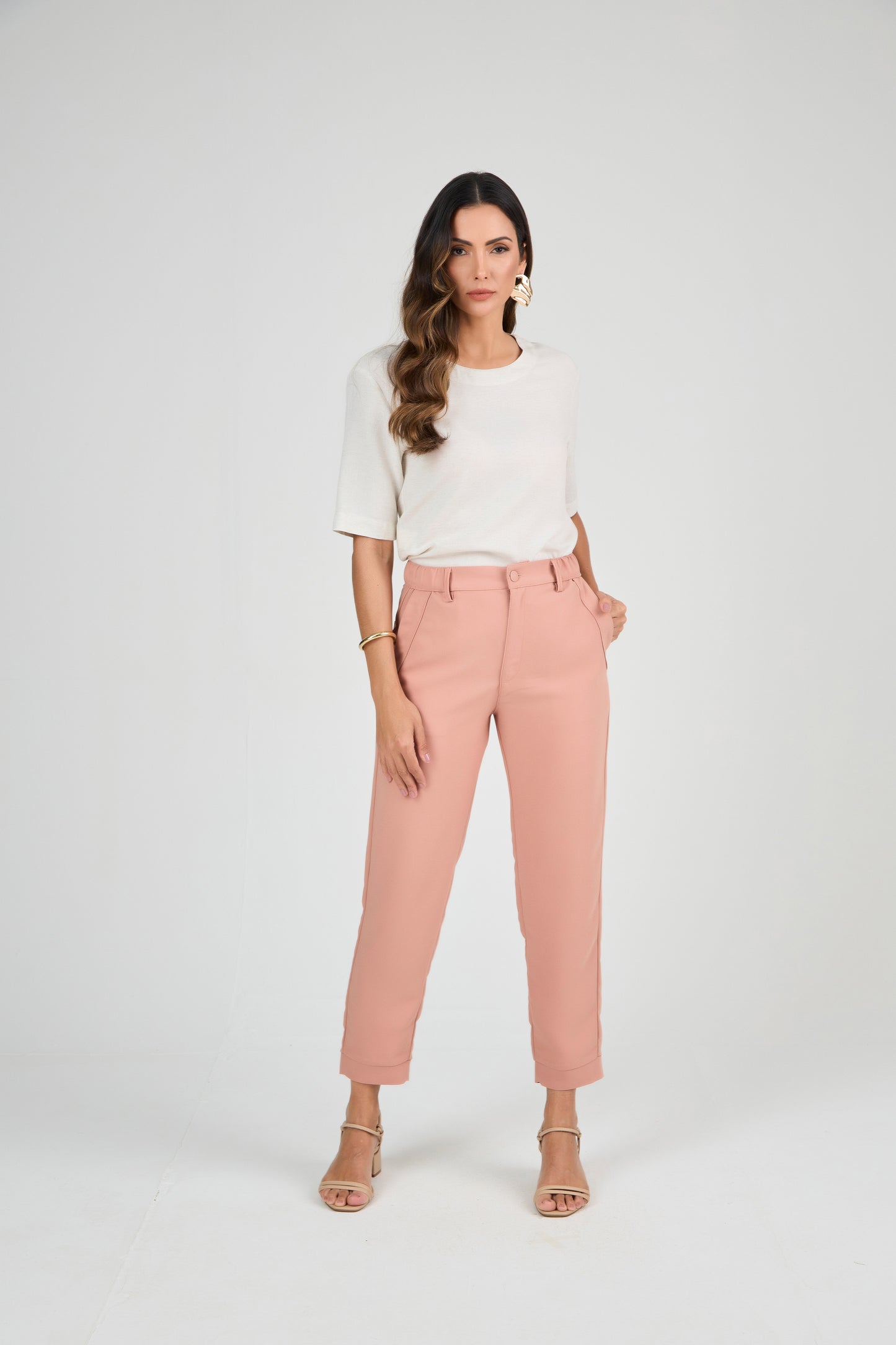 calça crepe mom cintura intermediária com elástico