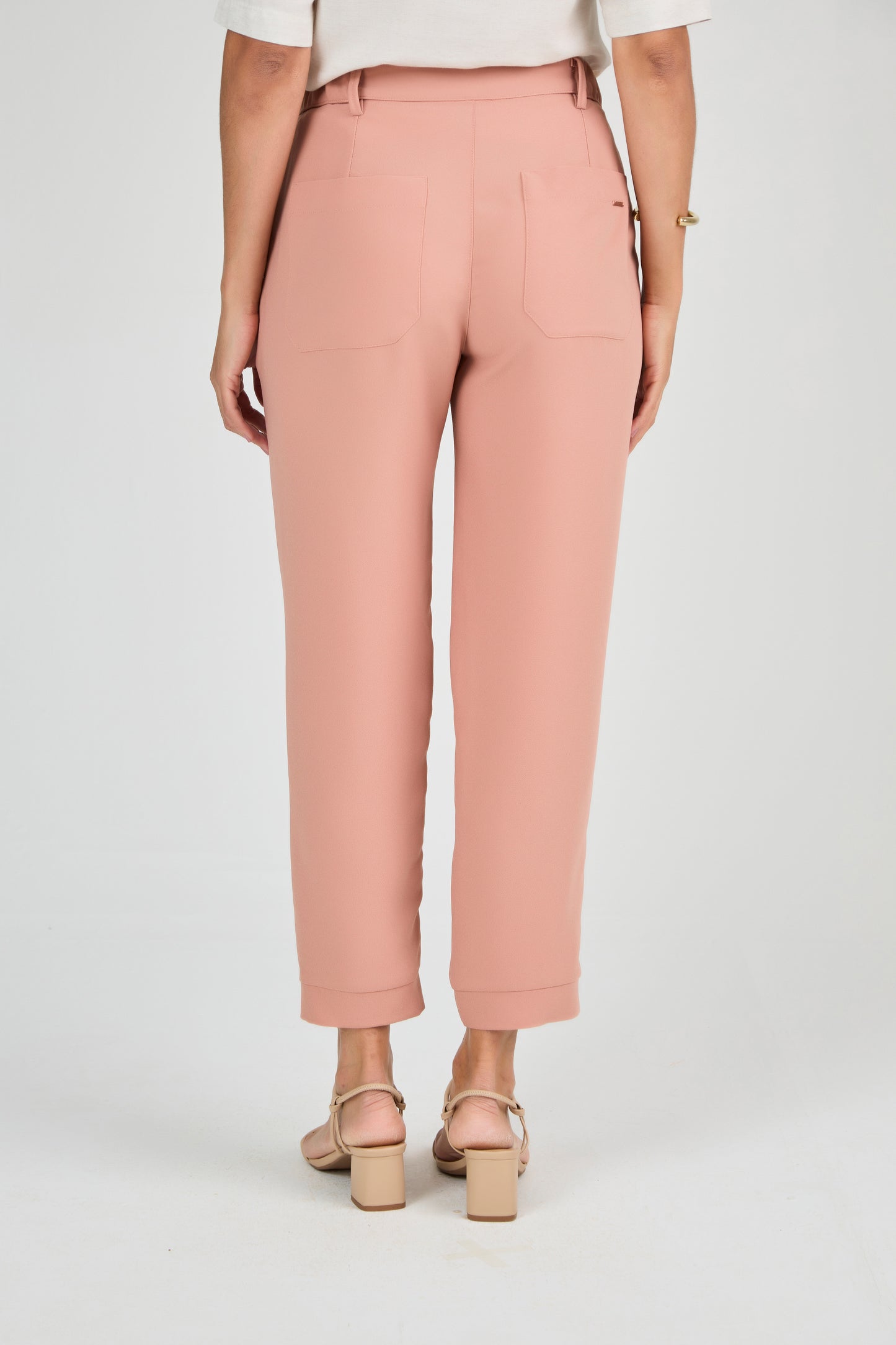 calça crepe mom cintura intermediária com elástico