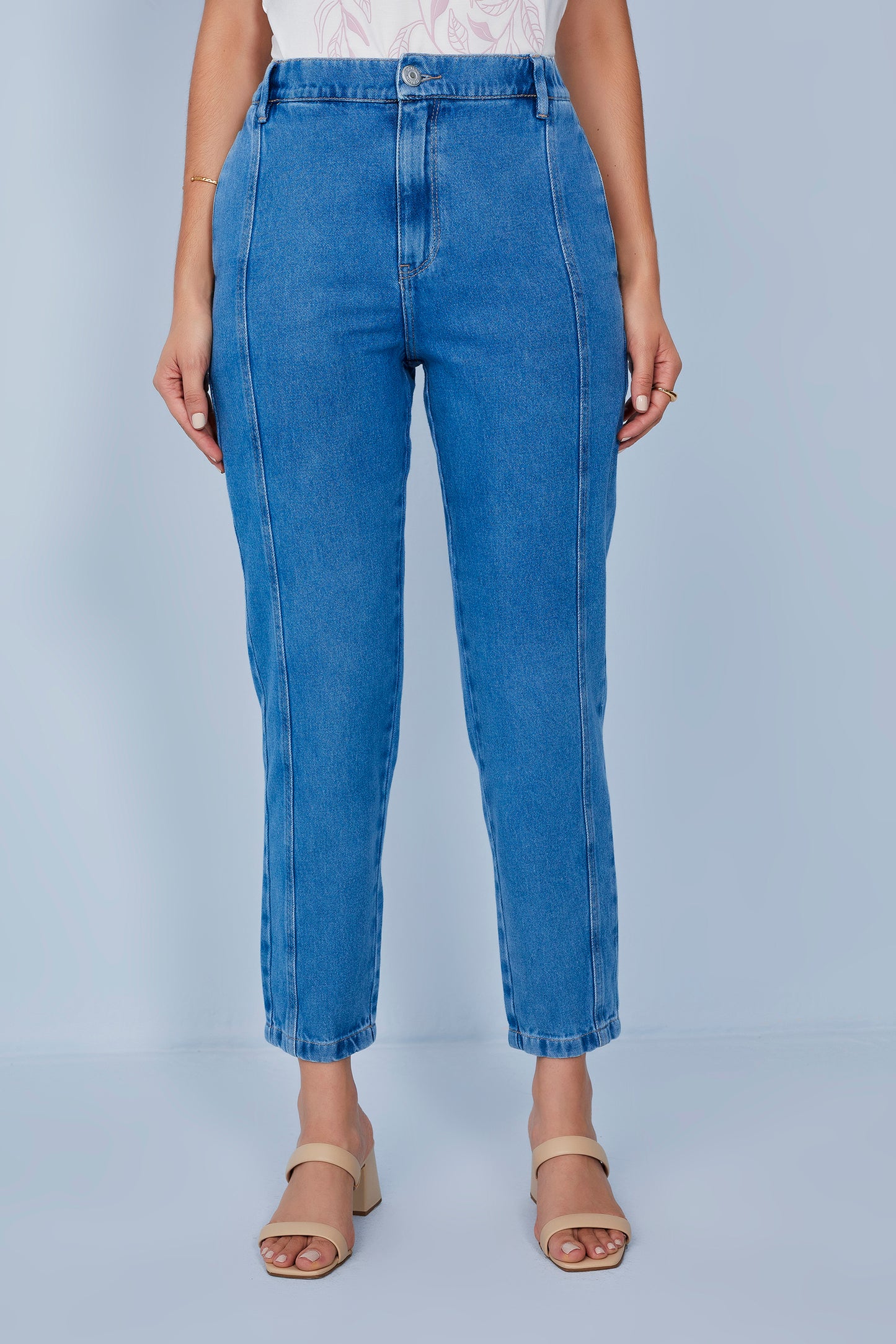 calça jeans mom cintura intermediária cós de elástico