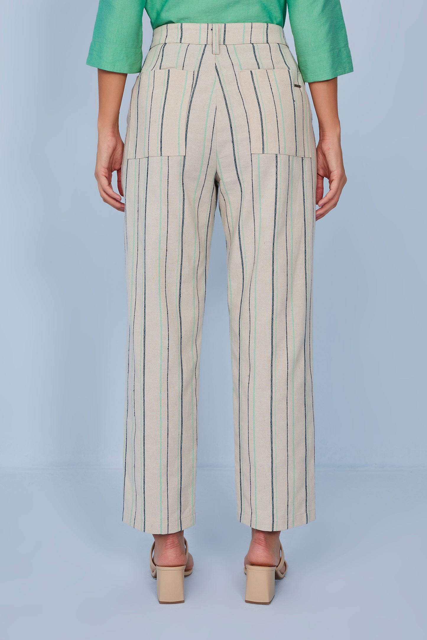 calça algodão mom cintura intermediária alfaiataria