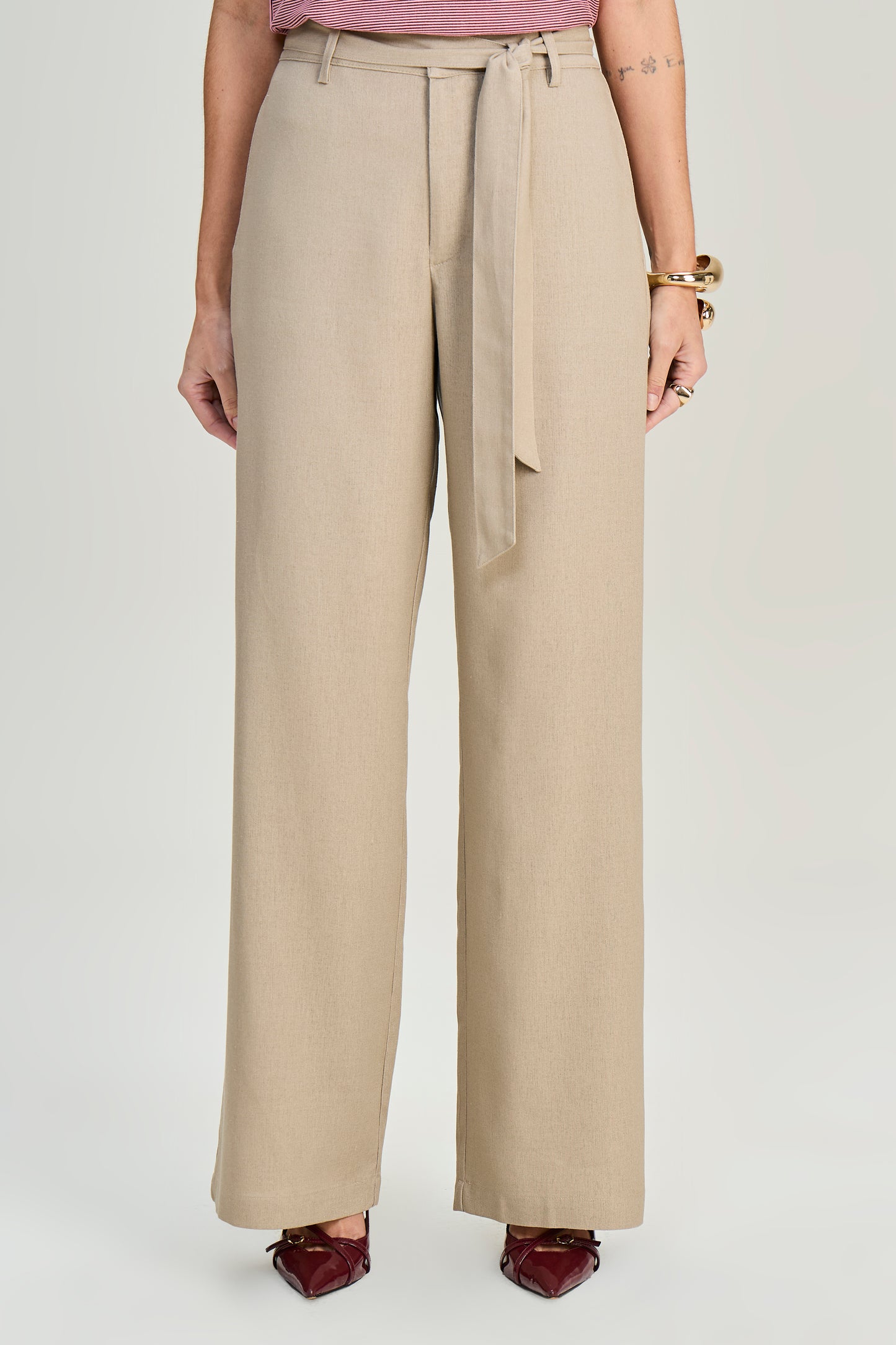 calça viscose pantalona cintura intermediária com faixa