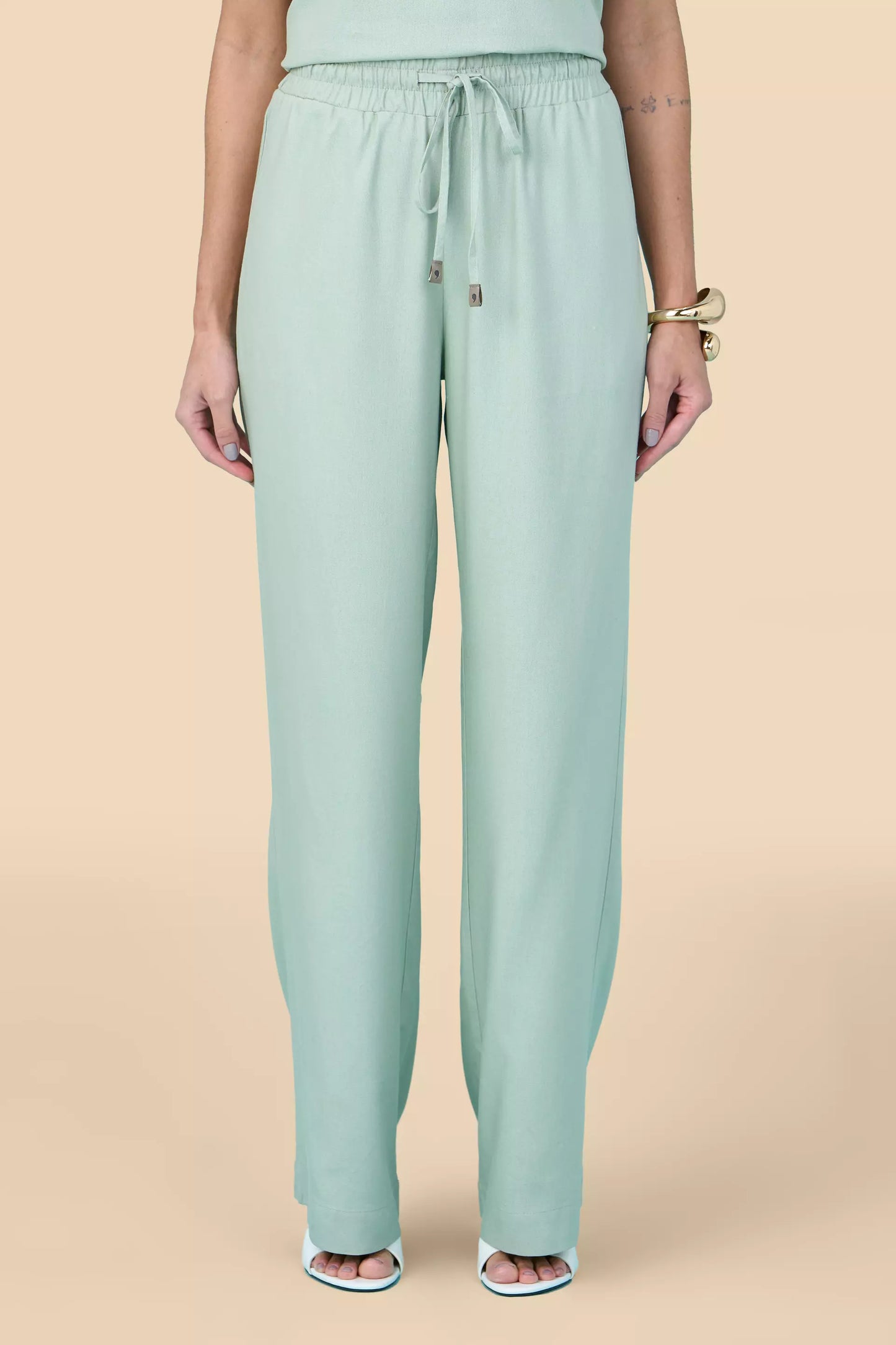 calça viscose pantalona cintura intermediária com cós de elástico