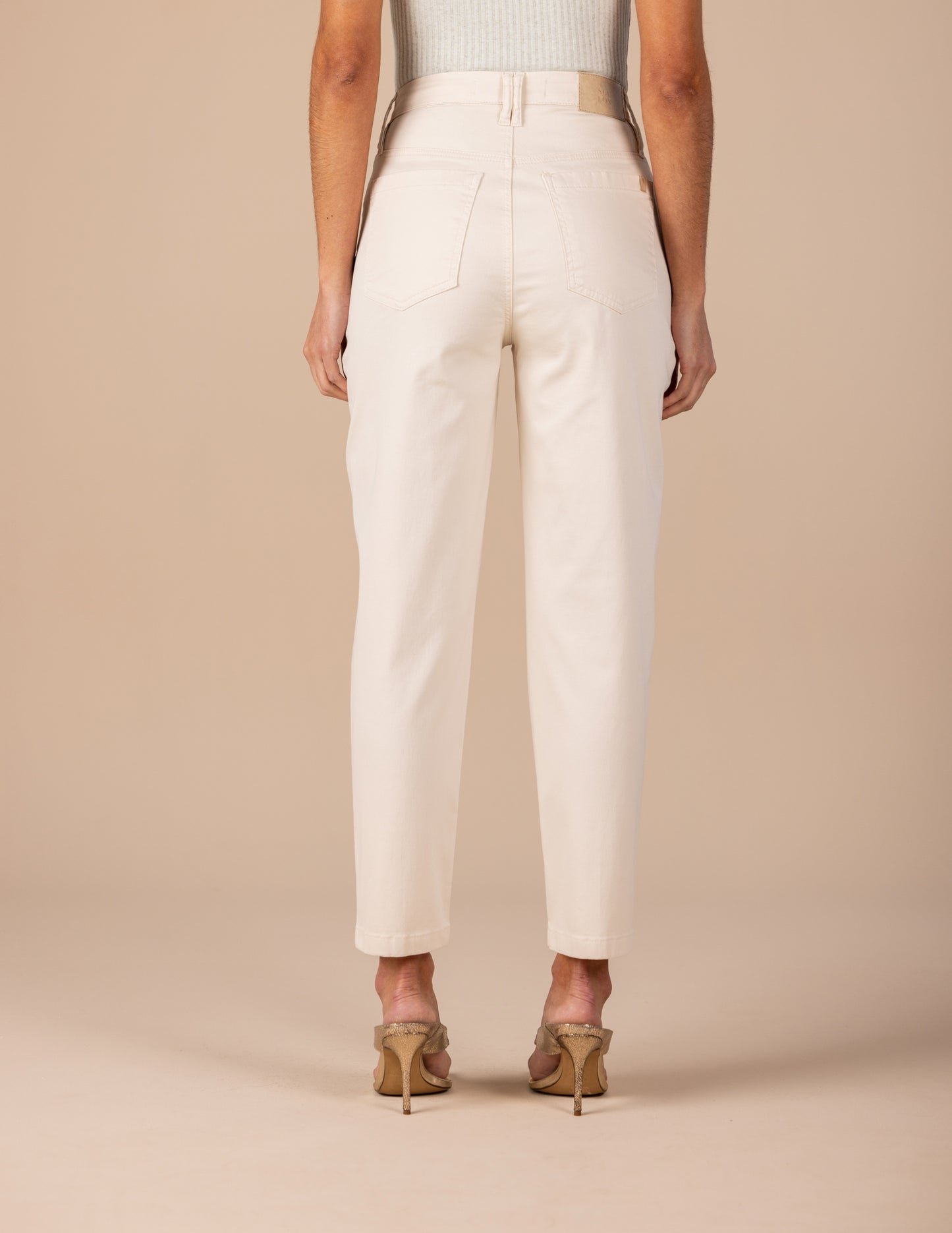 calça sarja color mom cintura intermediária alfaiataria