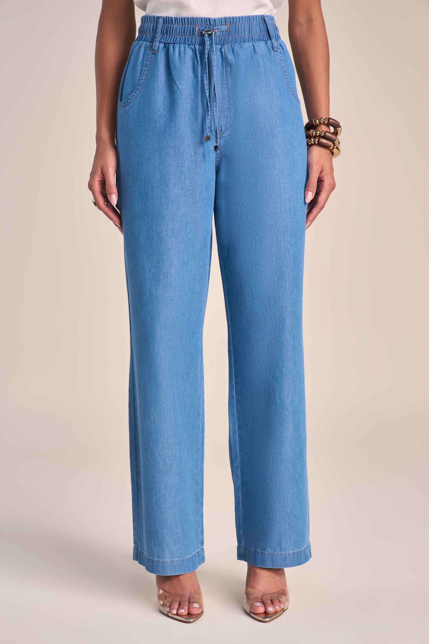 Calça Jeans Wide Leg Cintura Intermediária Cós de Elástico com Ajustador