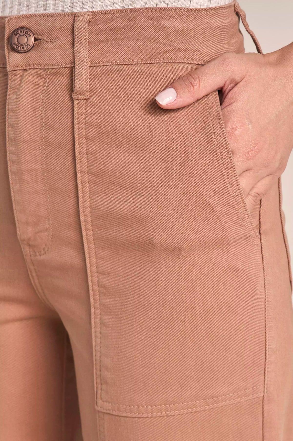 Calça Sarja Color Wide Leg Cintura Intermediária com Recortes