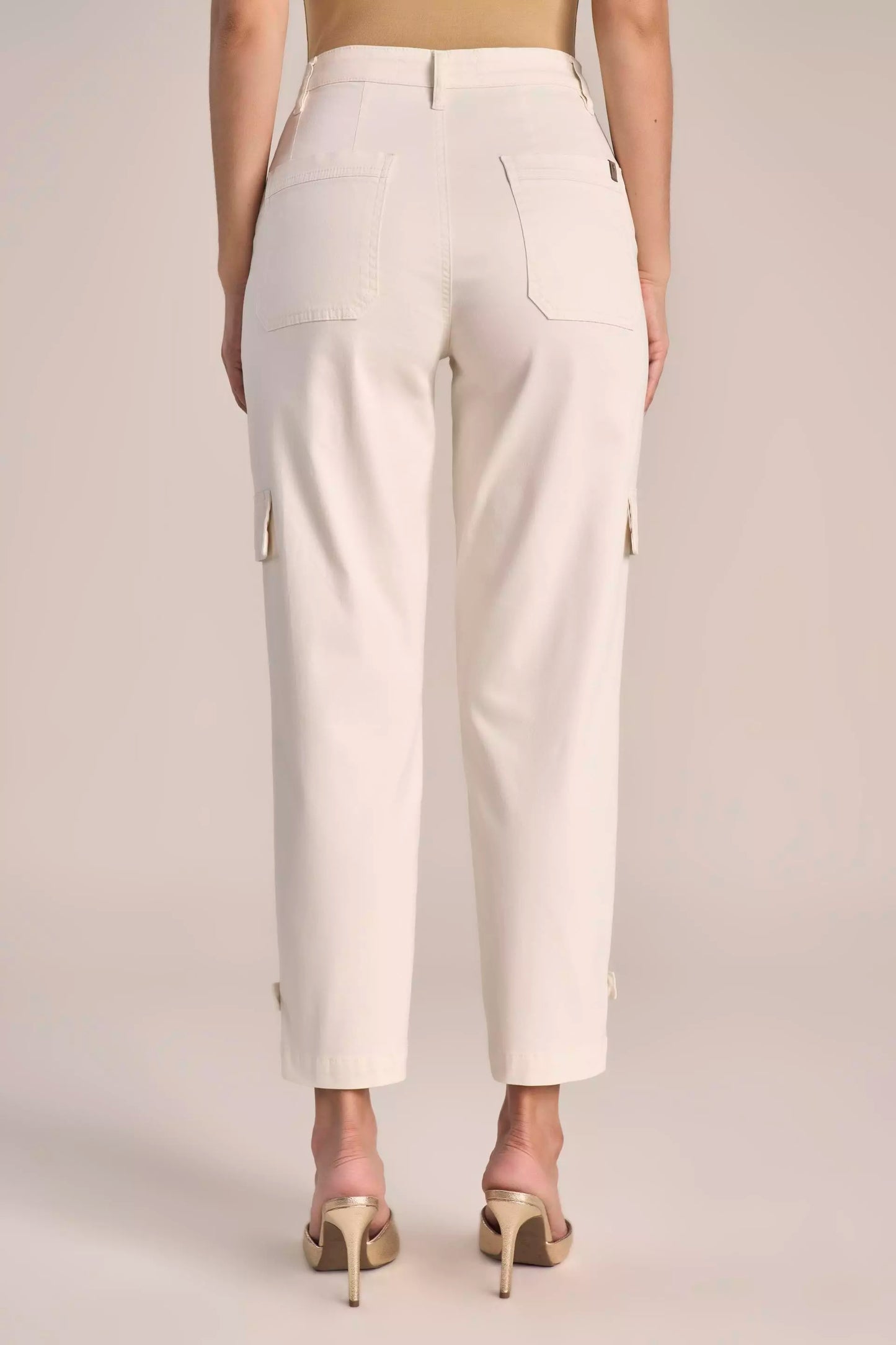 Calça Sarja Color Mom Cintura Intermediária com Martingale