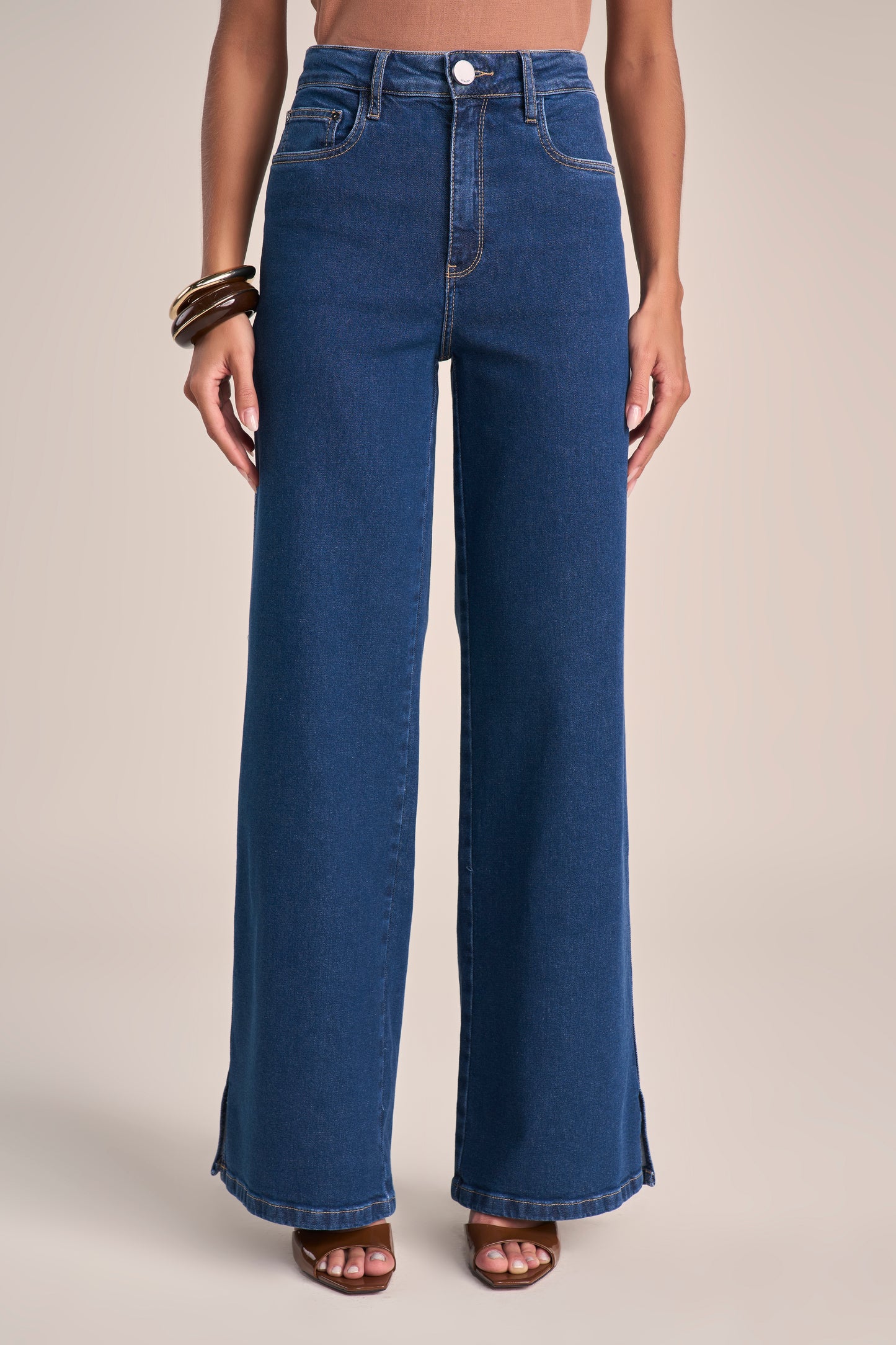 Calça Jeans Wide Leg Cintura Intermediária com Abertura