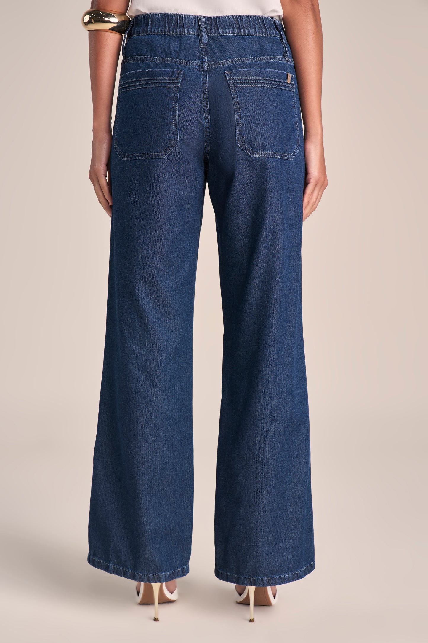 Calça Jeans Wide Leg Cintura Intermediária com Nervuras