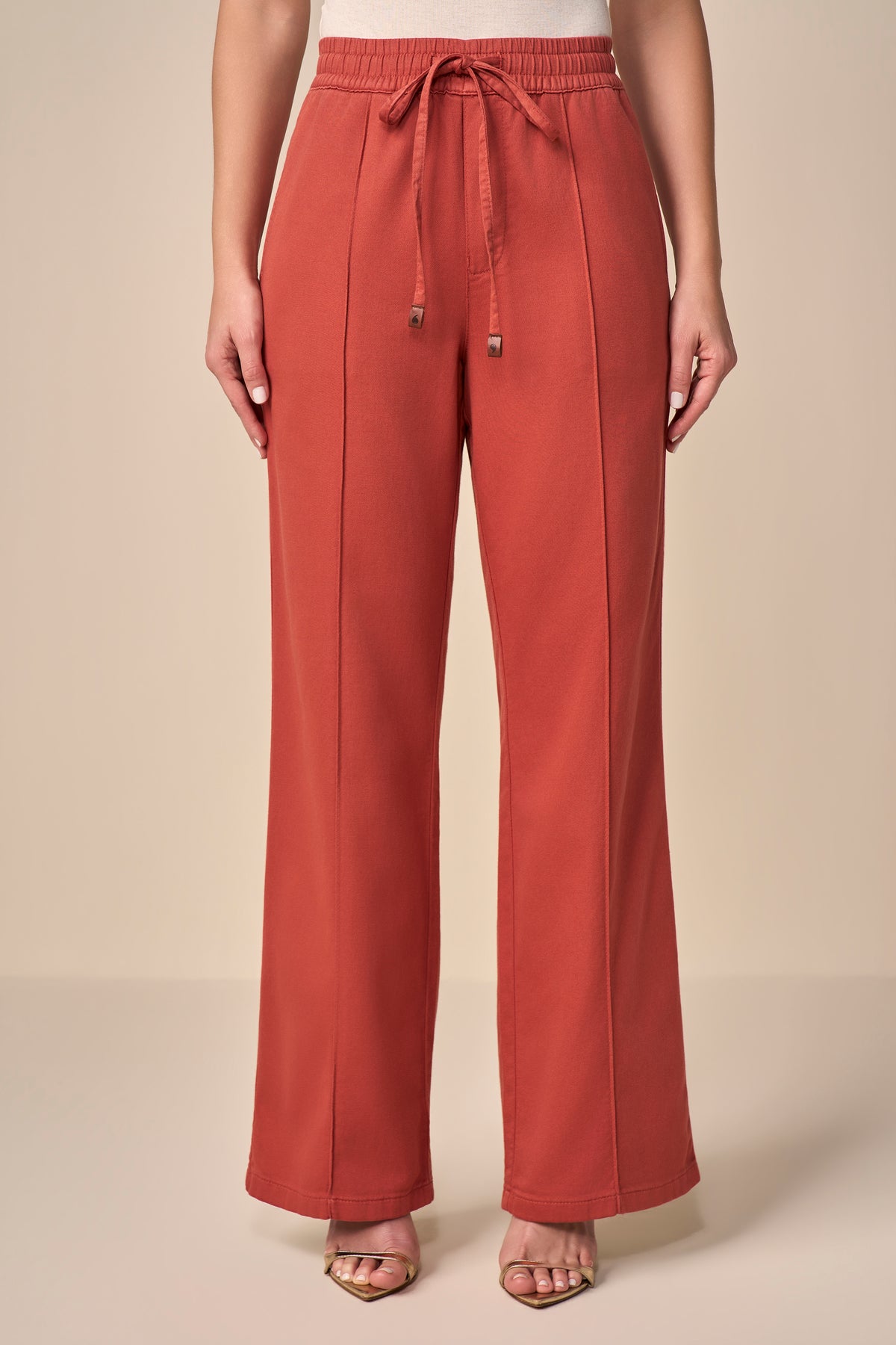 calça sarja color wide leg comfy cintura intermediária cós de elástico