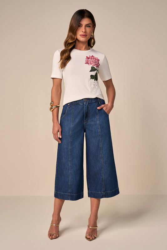 calça jeans wide leg cropped cintura intermediária cós clochard