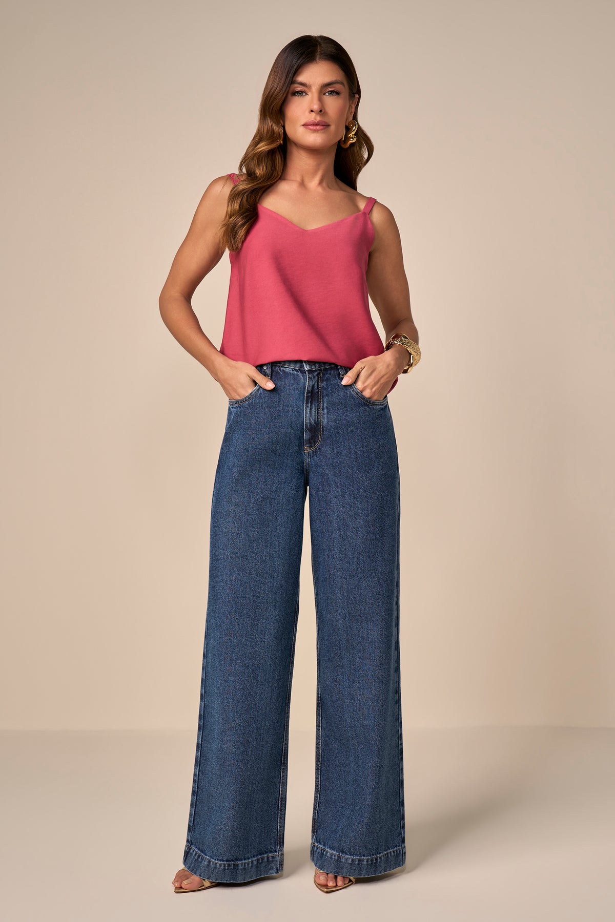 calça jeans wide leg cintura intermediária cós de elástico