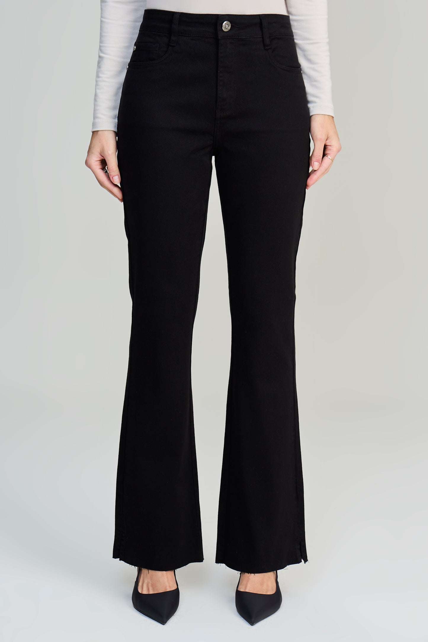 calça sarja boot cut cintura intermediária tradicional