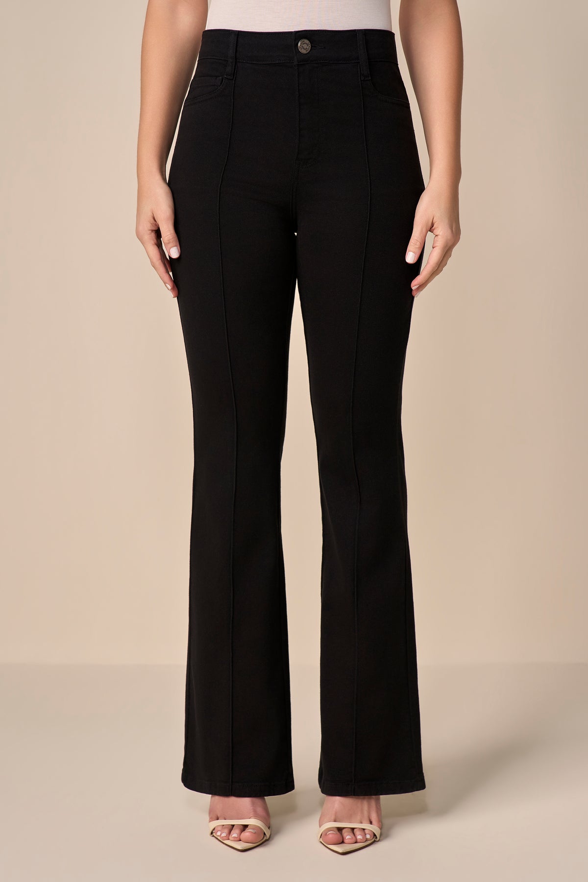 calça sarja color boot cut cintura intermediária com nervura